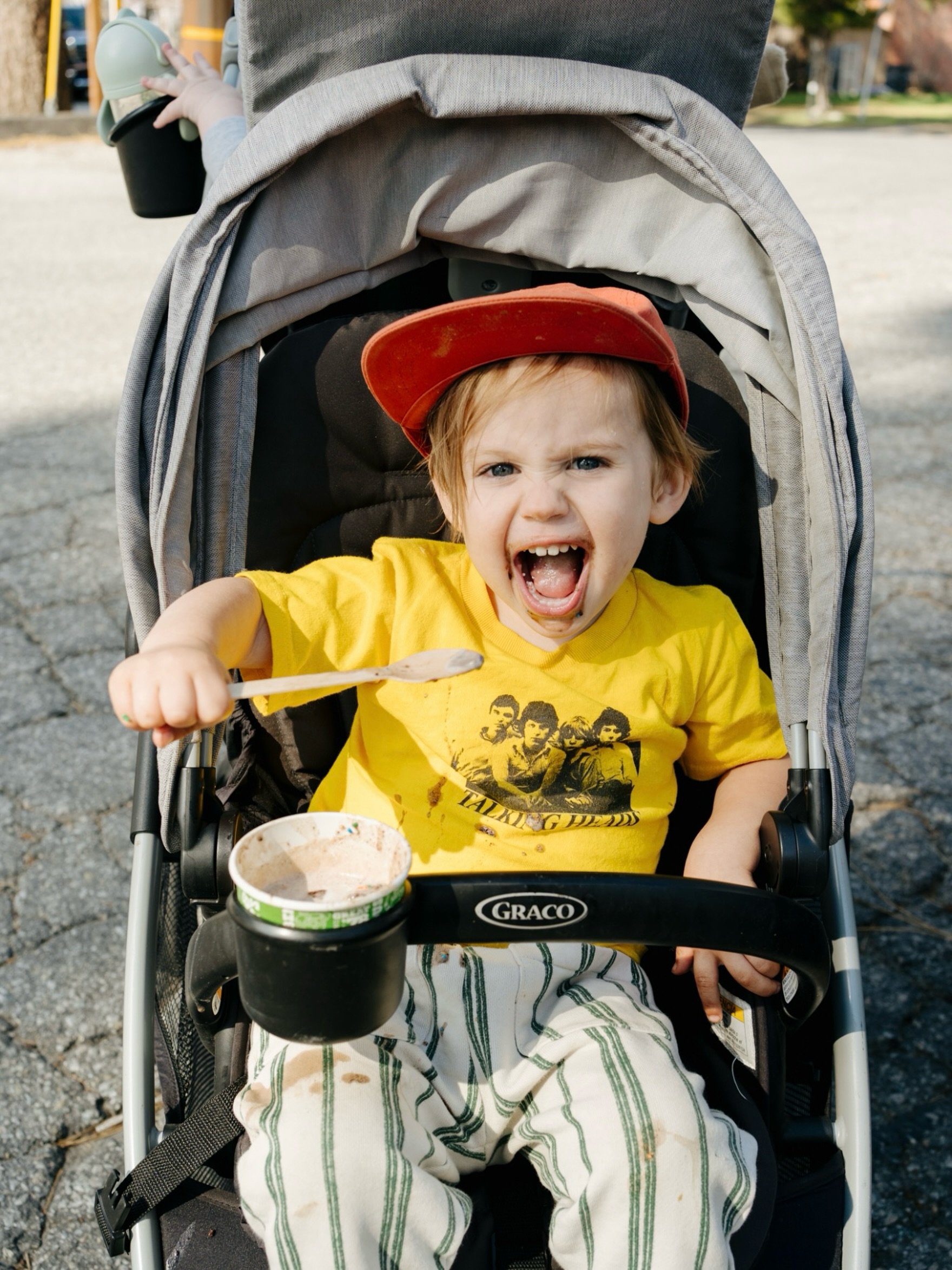 Who wants to do an ice cream shop shoot?! Bucket list spots are still open at a discounted rate for session fees. Link in bio!