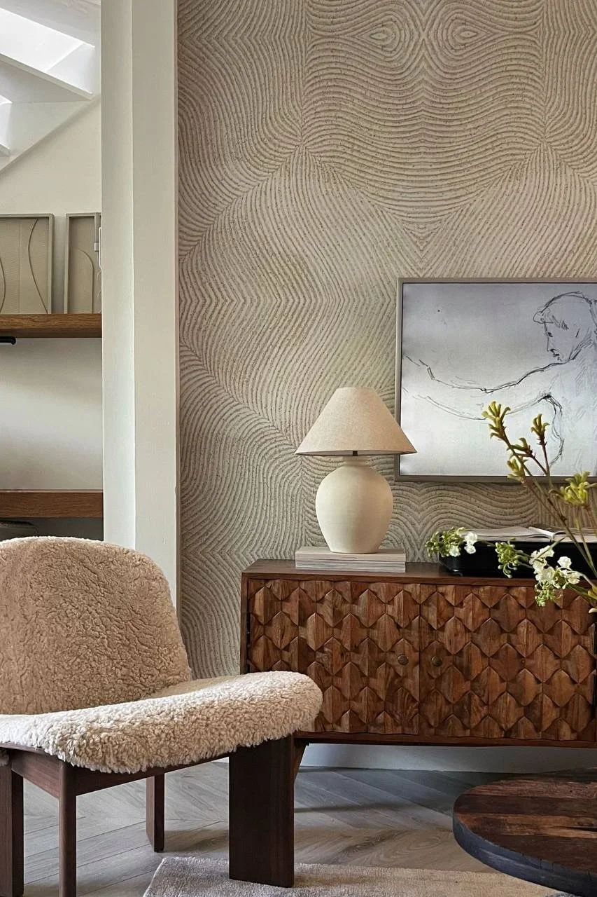 Professional wallpaper installation in Los Angeles — clean, precise result