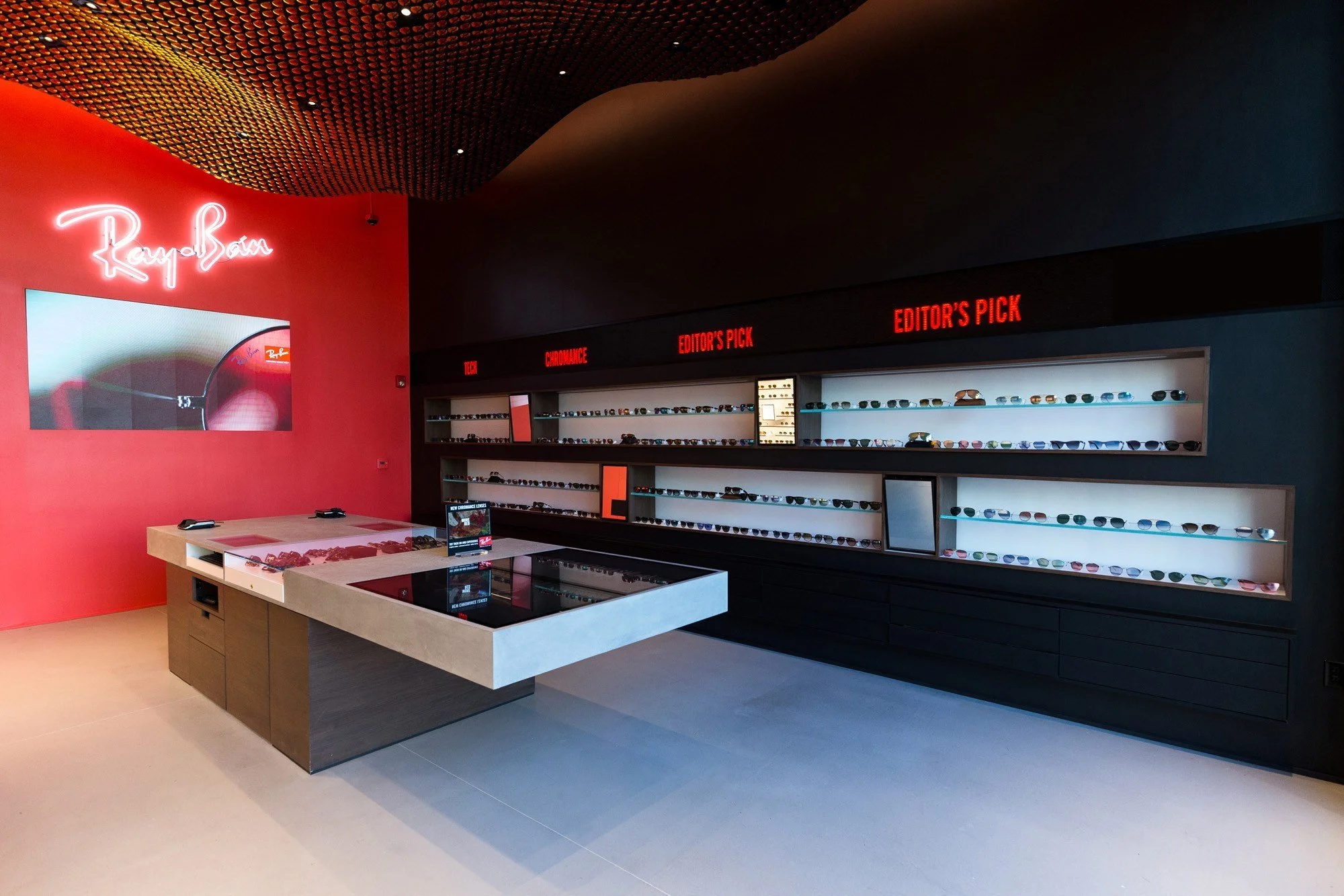 ray-ban-the-grove-store-06_2018_04.jpg