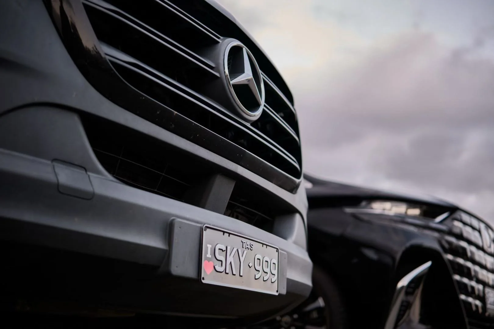 Airport pick-up and drop-off service (basic fee/time)
