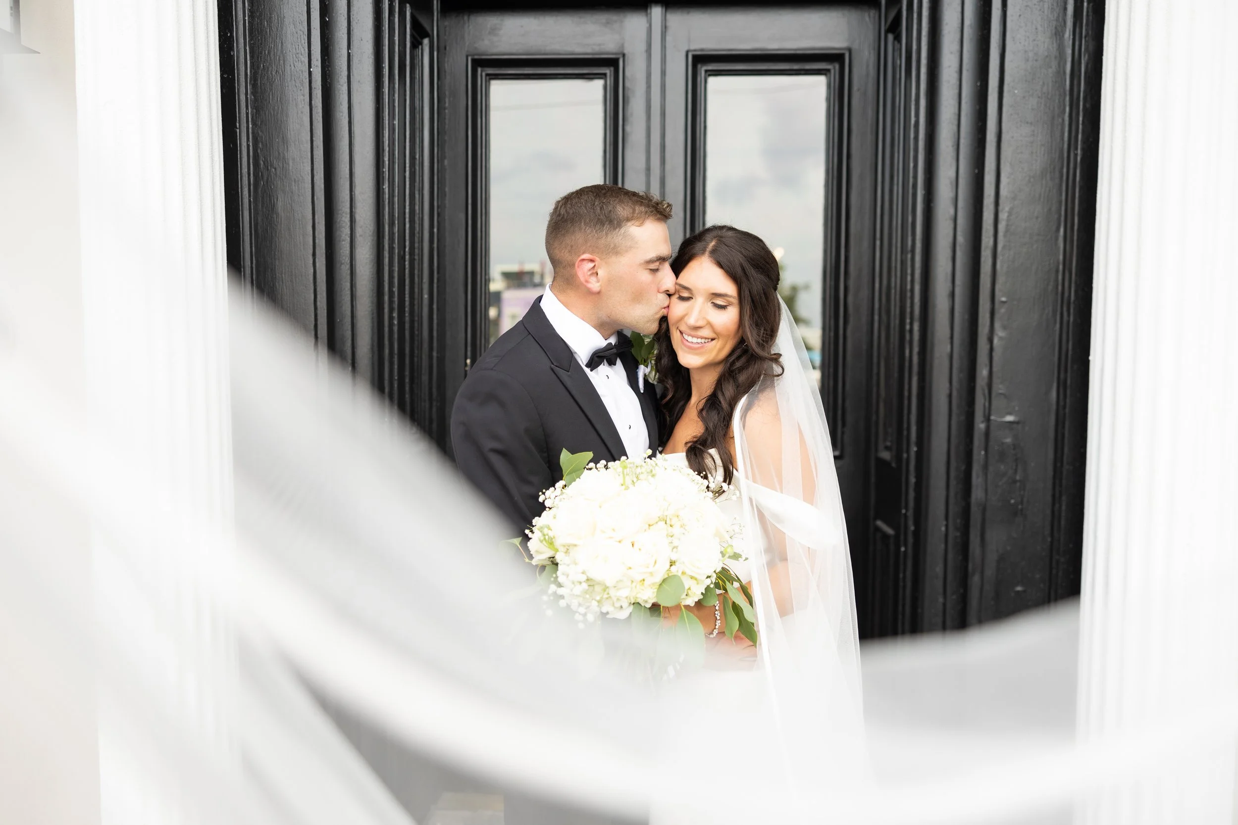The Art of the Intimate: Orchestrating an Iconic Charleston Micro Wedding