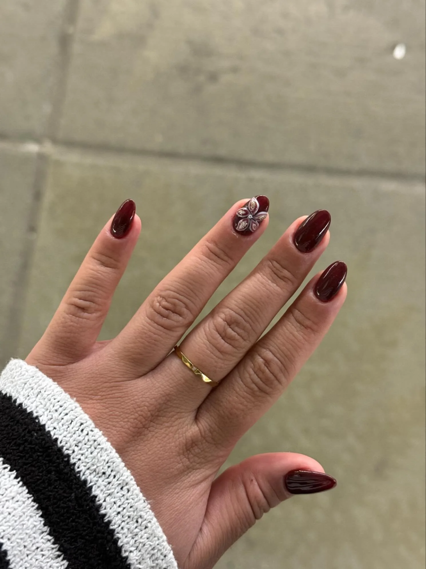 💅🏻
.
.
.
.
.
☎️call to book your appointment 604-475-0455
#nails #nailart #3dnailart #winternails #burgundynails #coquitlamnails