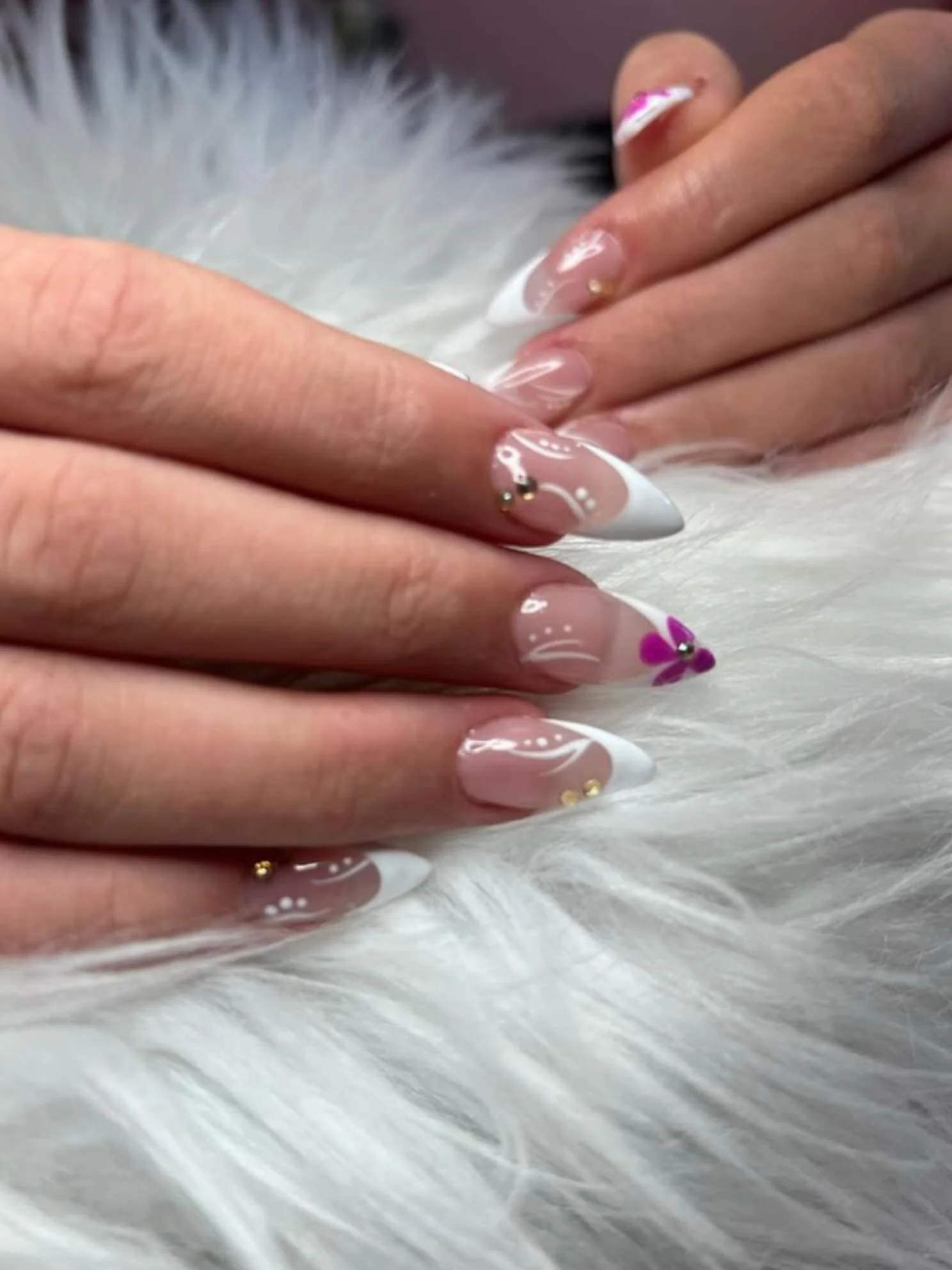 Cute French 
.
.
.
.
📞☎️6044750455
#nails #nailart #frenchnails #coquitlamnails #trendingnails