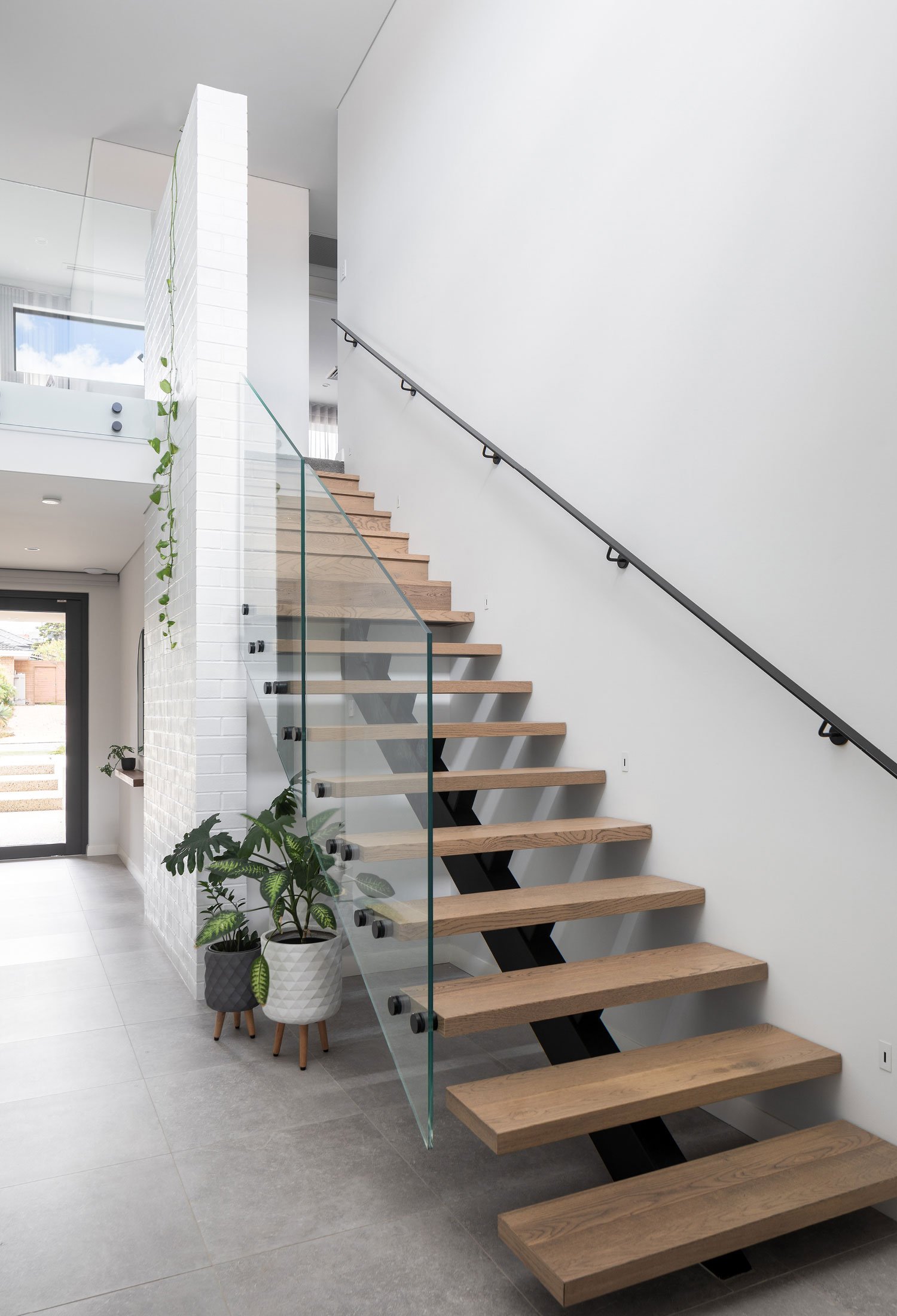 Calautti Homes - NorthBeach - Central Spine Staircase