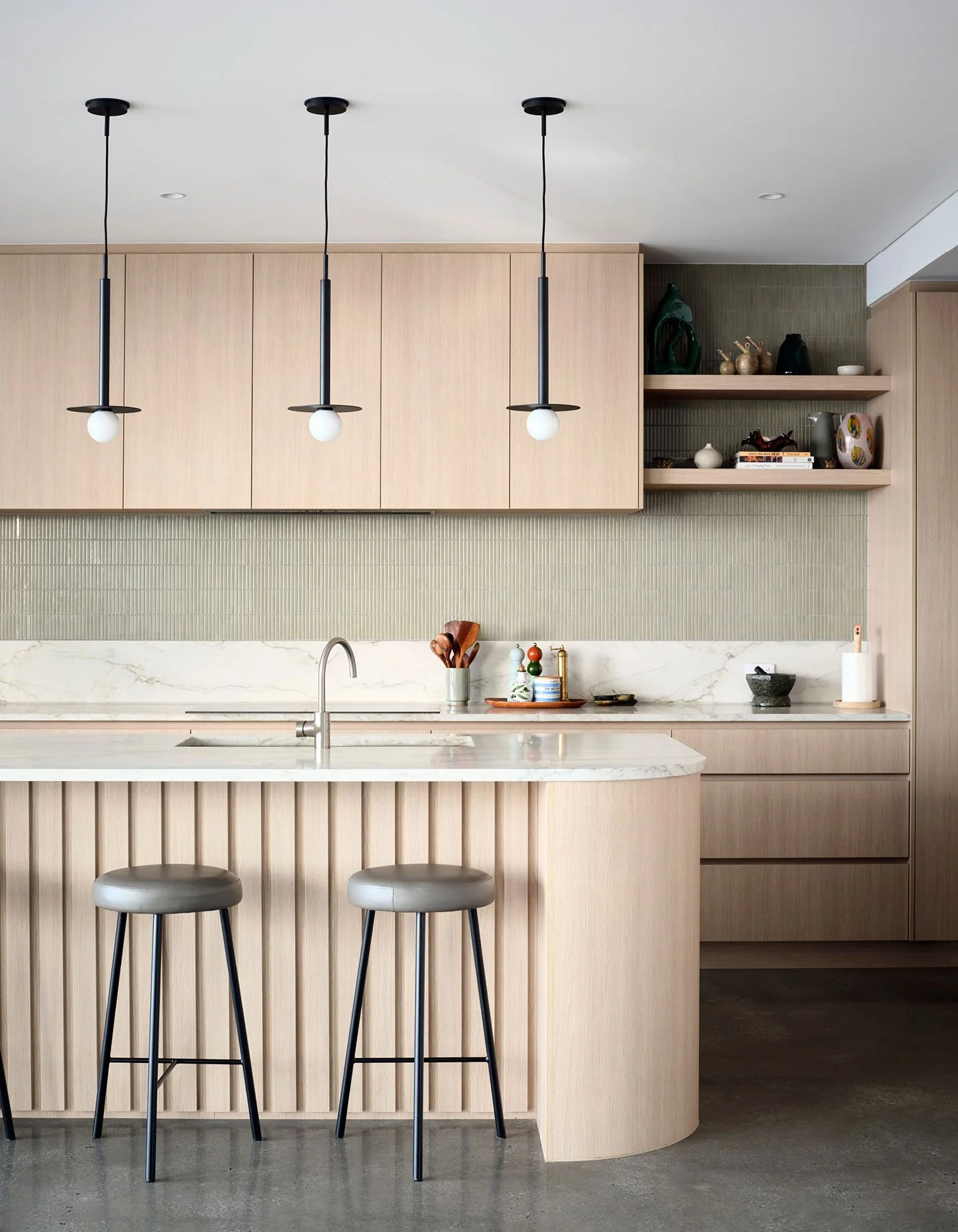 Calautti Homes - Contemporary Kitchen Design