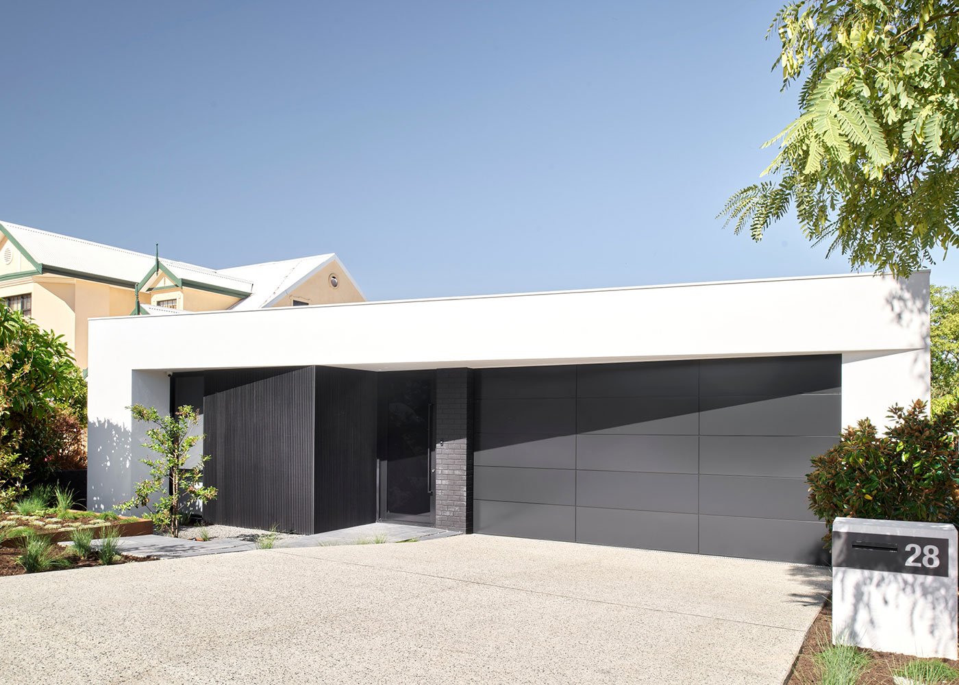 Calautti Homes - Contemporary Facade