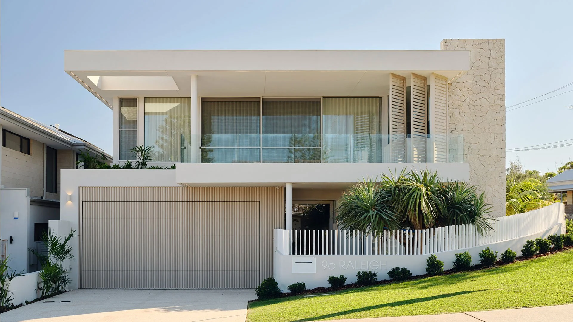 Contemporary two-story house | Sorrento