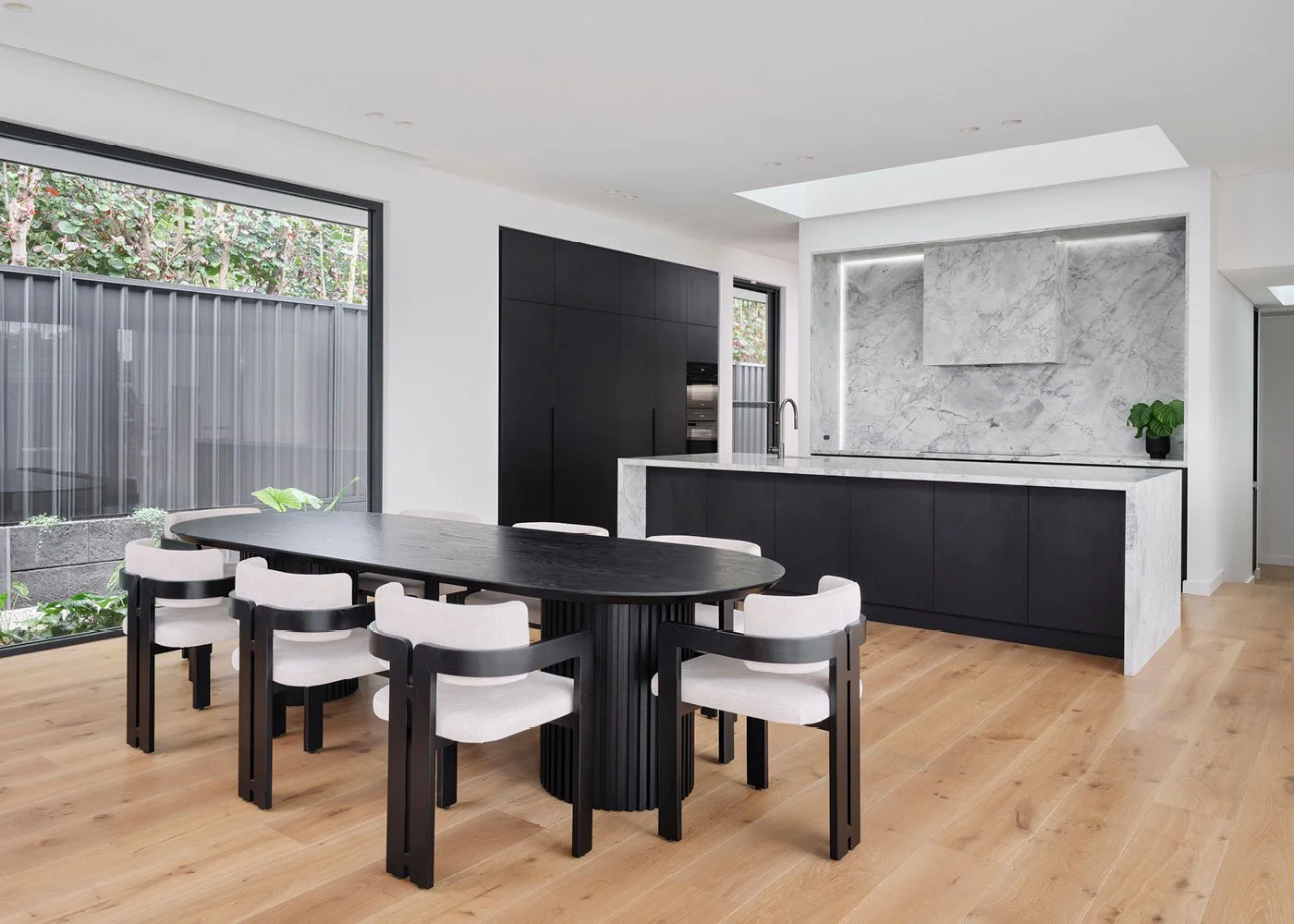 Calautti Homes - Contemporary Kitchen Design