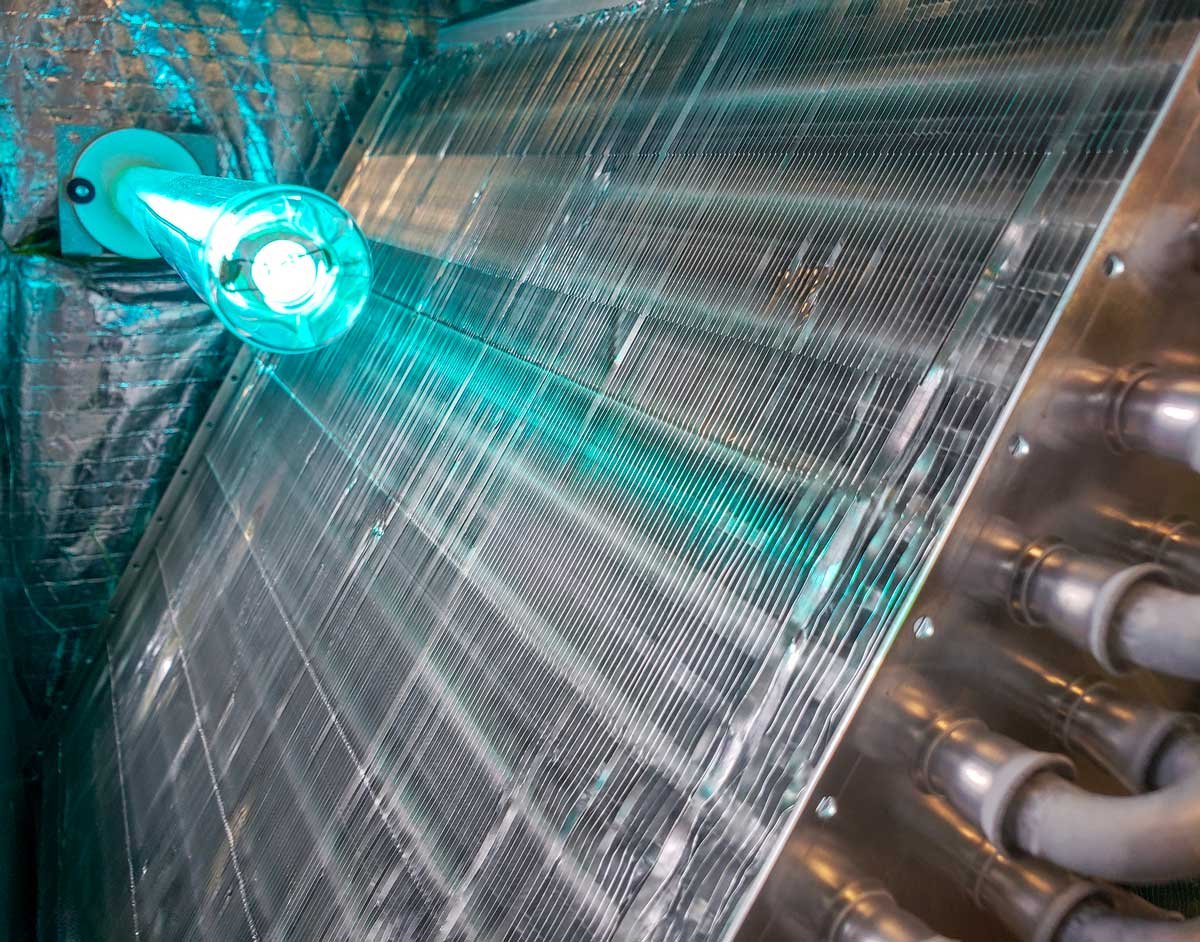 HVAC-evaporator-coil-with-UV-light.jpg
