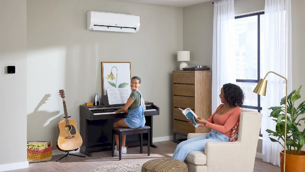 familyroom_unit_talent_v2_012-edit_web_use.webp
