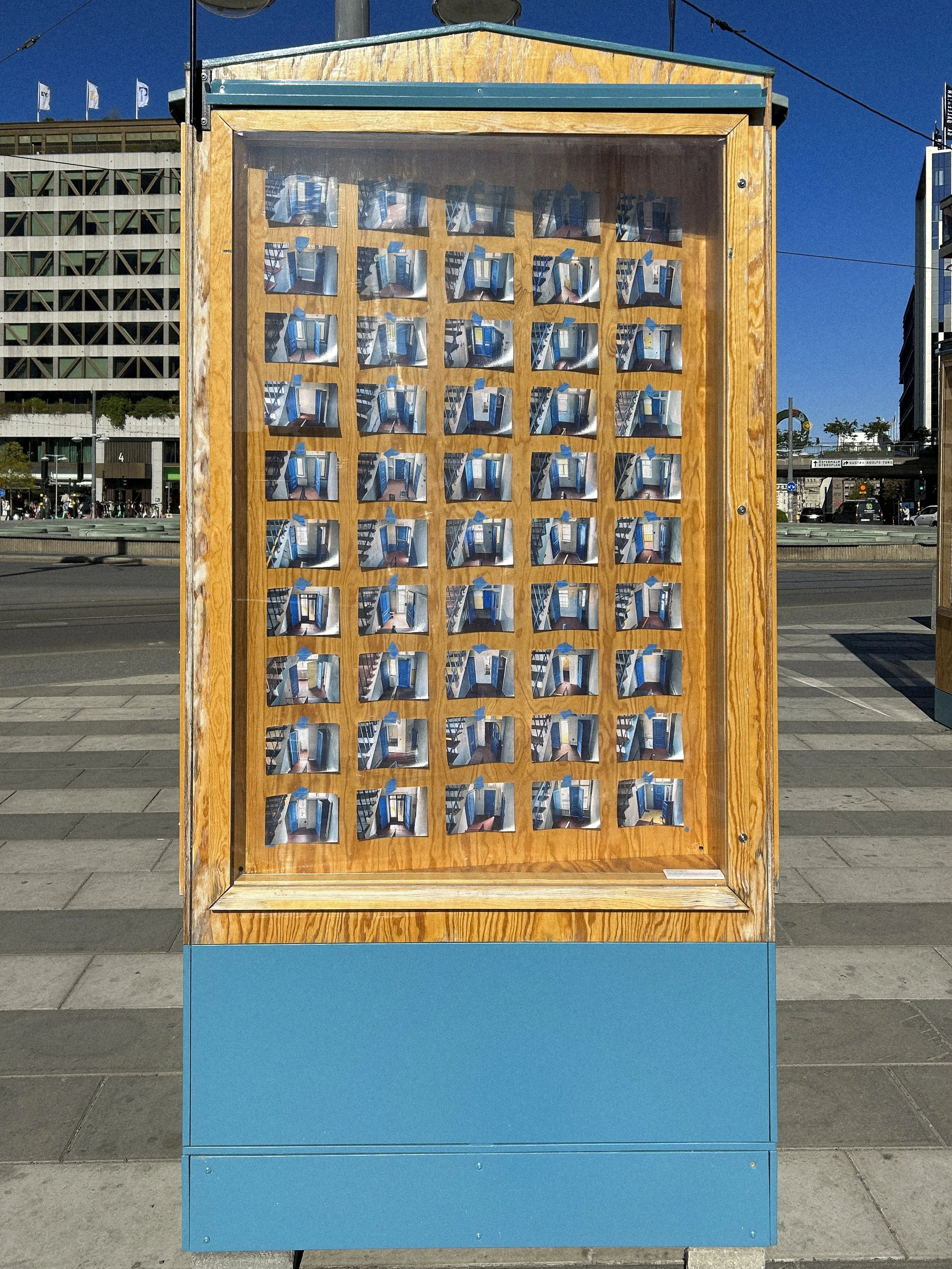 "Doors" at Sergels Torg 