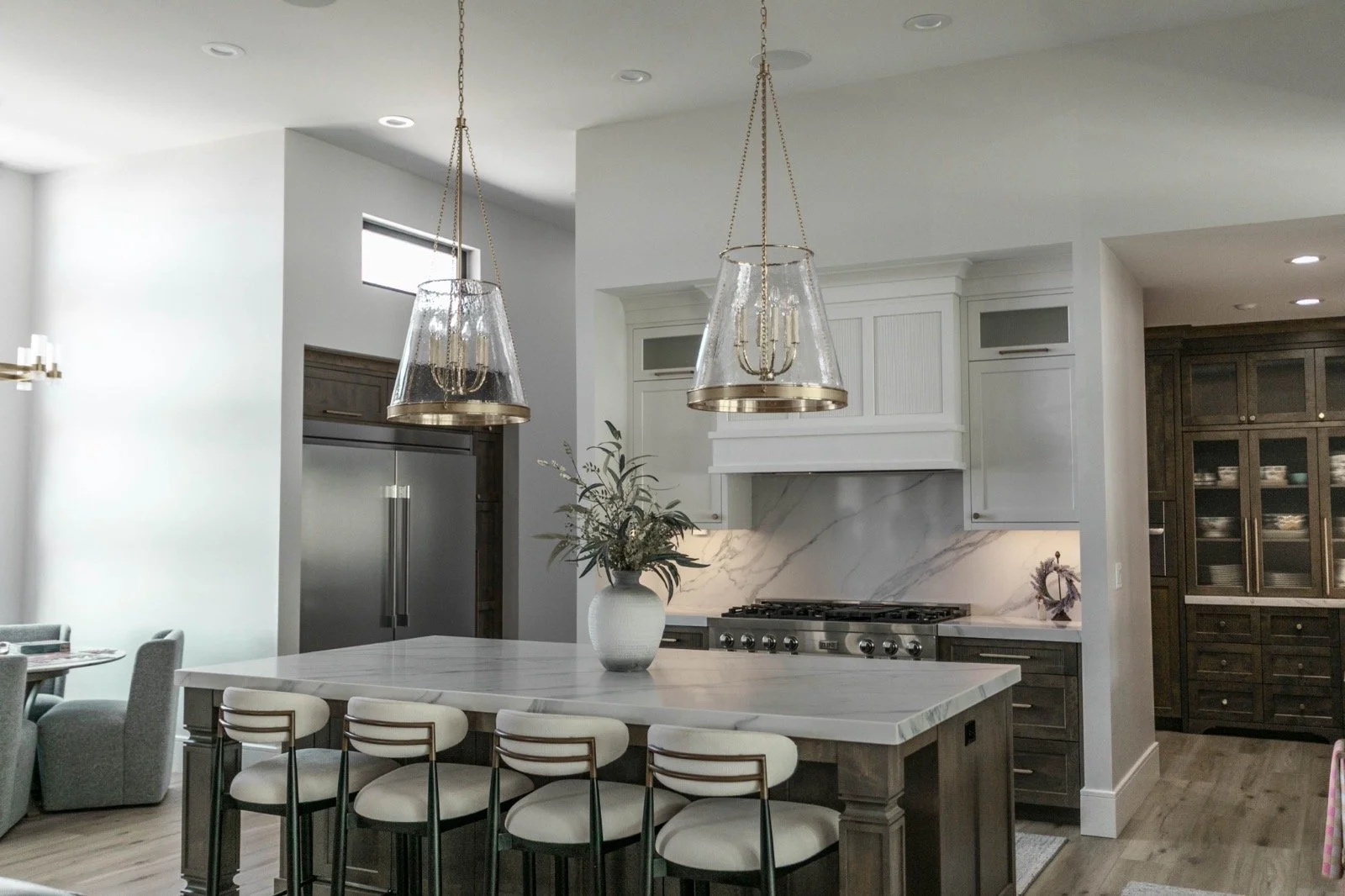 modern-farmhouse-custom-home-utah-white-kitchen-island-pendants-07-gallery_1600.jpeg