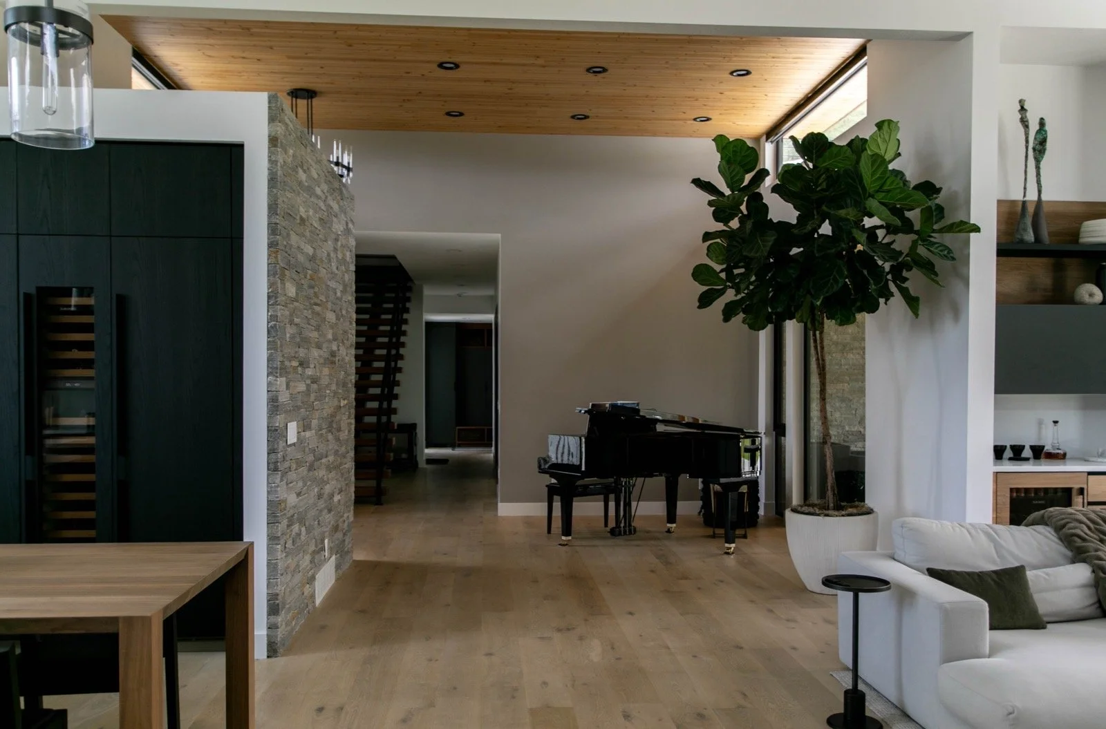 mountain-modern-custom-home-utah-entryway-gallery_1600.jpeg