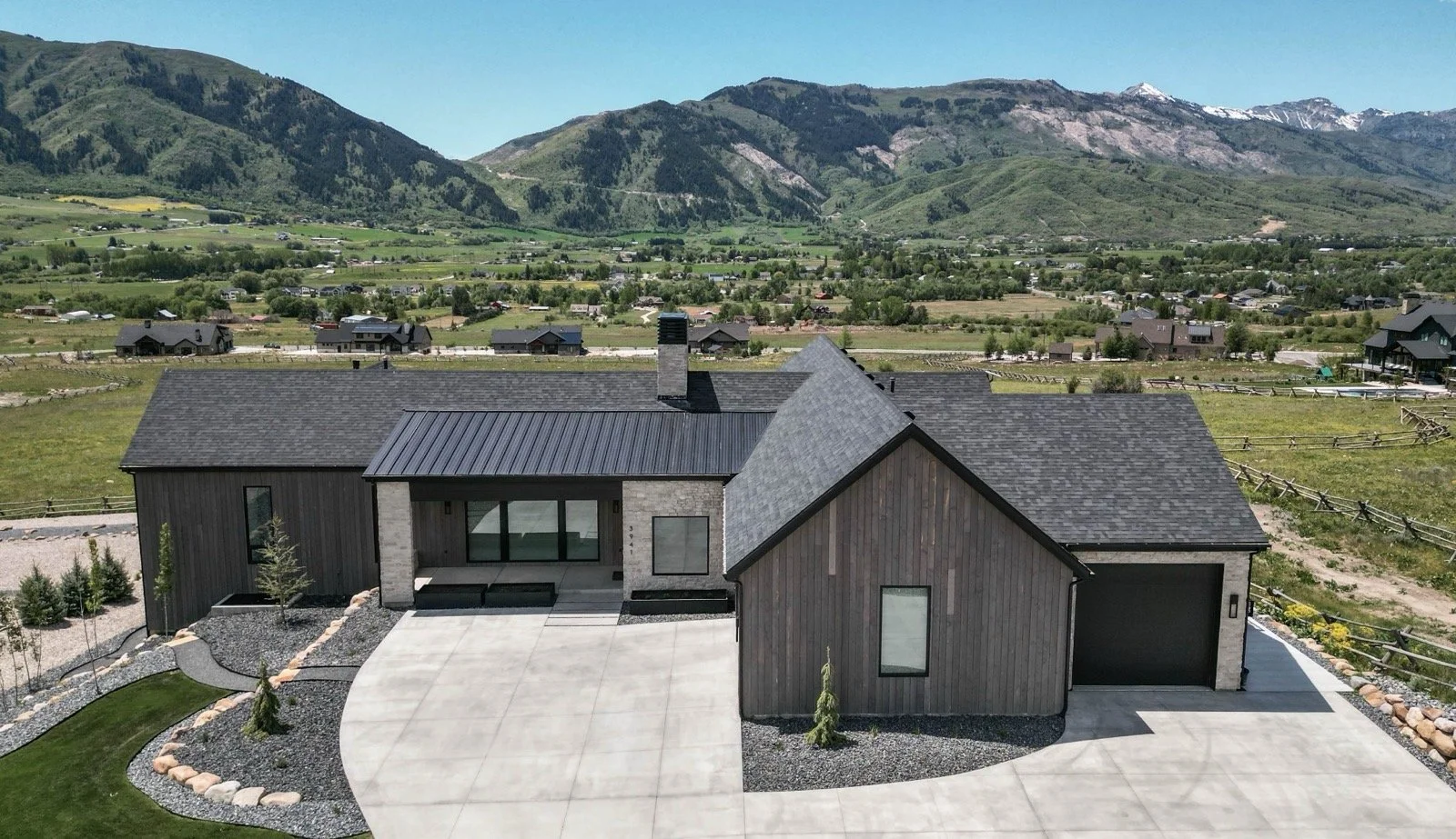 mountain-modern-custom-home-utah-aerial-front-exterior-mountain-view-03-gallery_1600.jpeg
