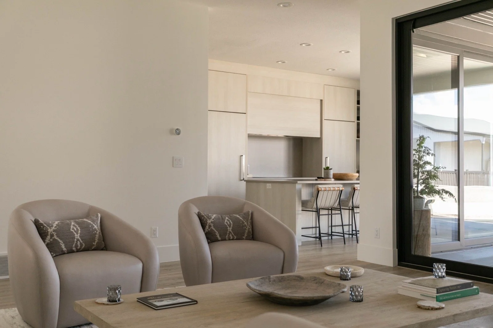 contemporary-custom-home-utah-living-room-kitchen-open-concept-17-gallery_1600.jpeg