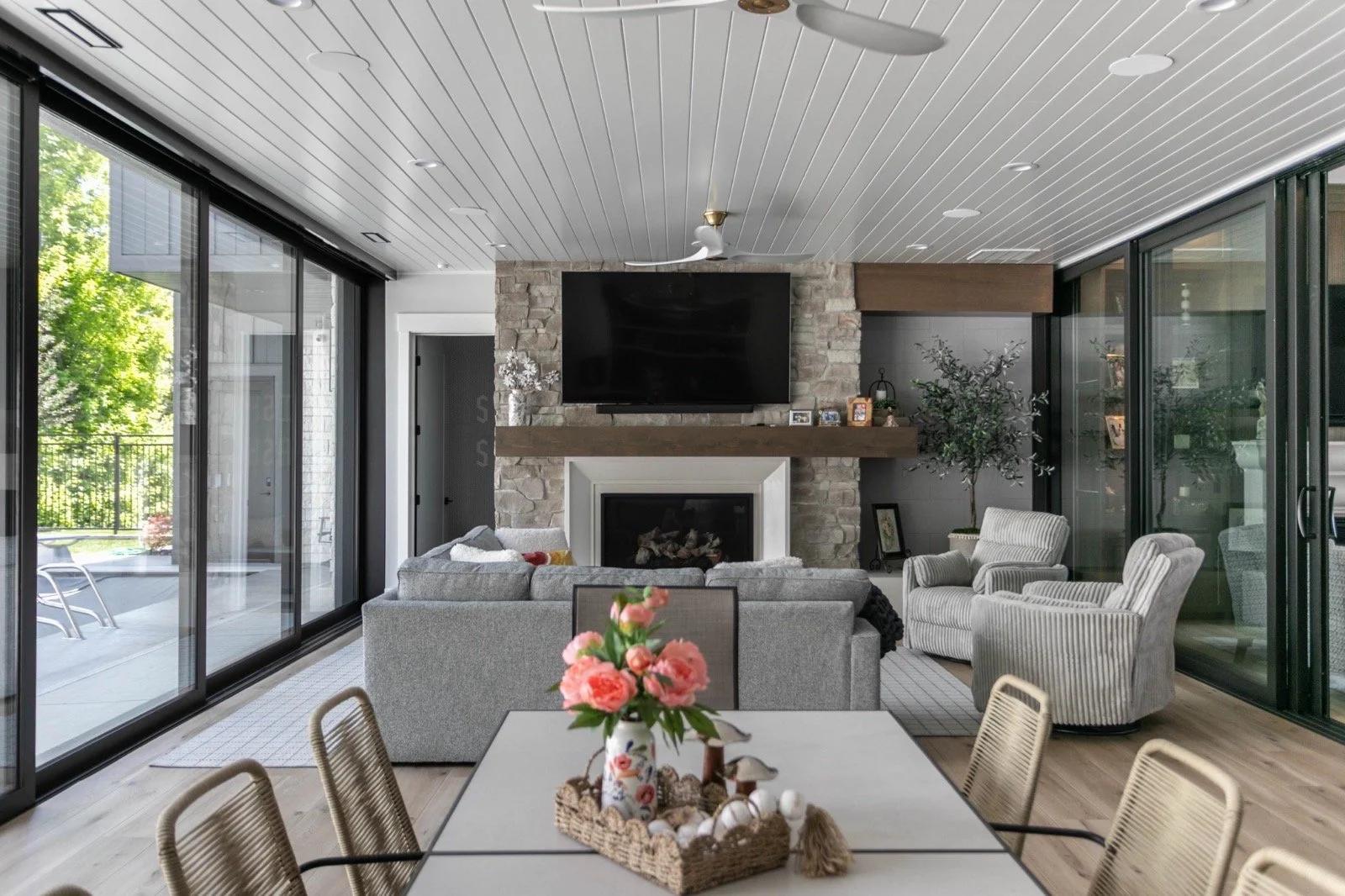 modern-farmhouse-custom-home-utah-indoor-outdoor-living-room-14-gallery_1600.jpeg