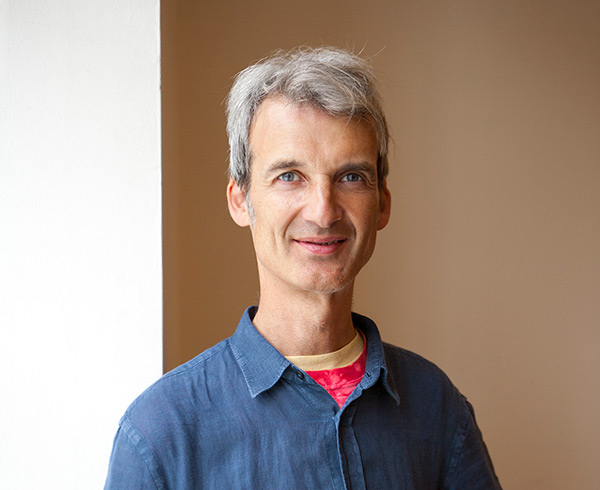 andrew-robson-headshot.jpg