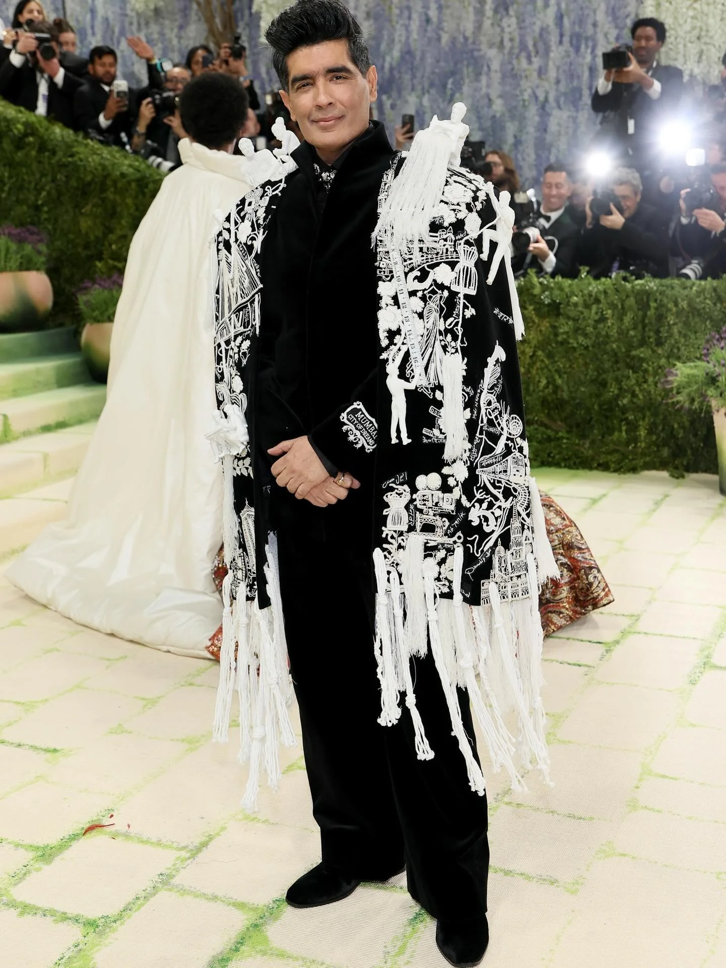 MONSIEUR MANISH MALHOTRA WEARS CUSTOM @MANISHMALHOTRAWORLD @MANISHMALHOTRAJEWELLERY TO THE 2026 MET GALA IN NEW YORK CITY 

@GETTYENTERTAINMENT
