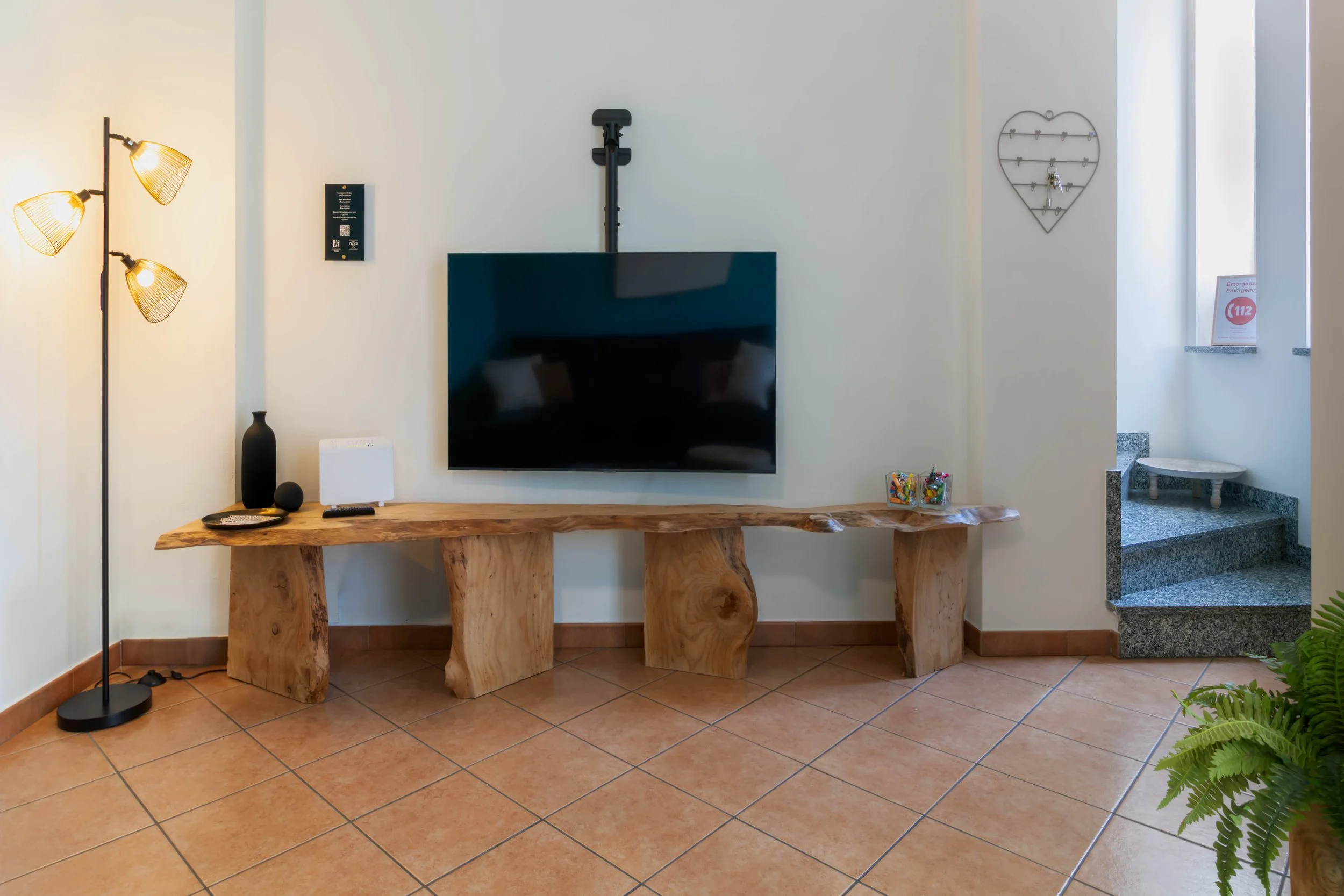 Tra legno, luce e atmosfere morbide