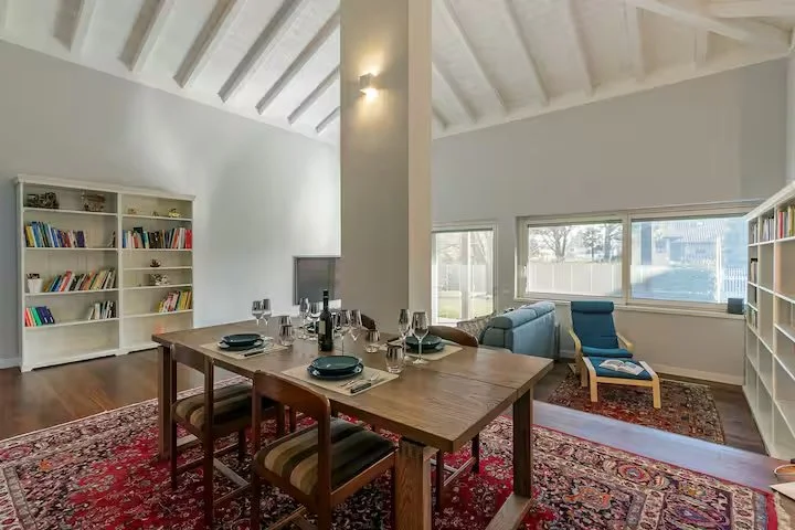 Contractor accomodation  | Adatto anche per soggiorni turistici e Shooting aziendali . Parking furgoni recintato | Giardino privato - barbecue e patio | Single bed | All-Inclusive. | RaDa Homes | MXP - Daniela Raparoli