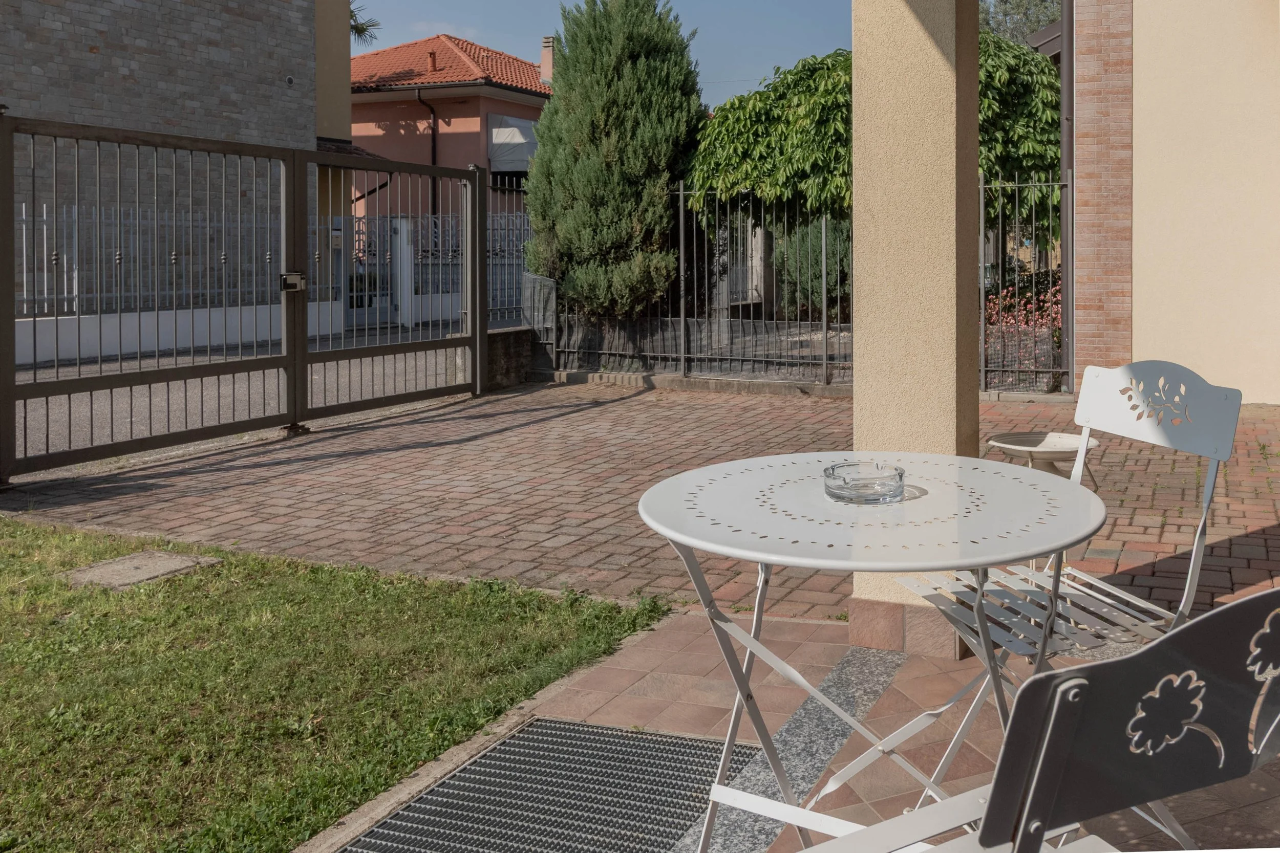 Villa indipendente 6/8 posti letto . parcheggio interno fino a due macchine e parcheggio esterno gratuito . RaDa Homes Malpensa | Cardano al Campo | Daniela Raparoli 