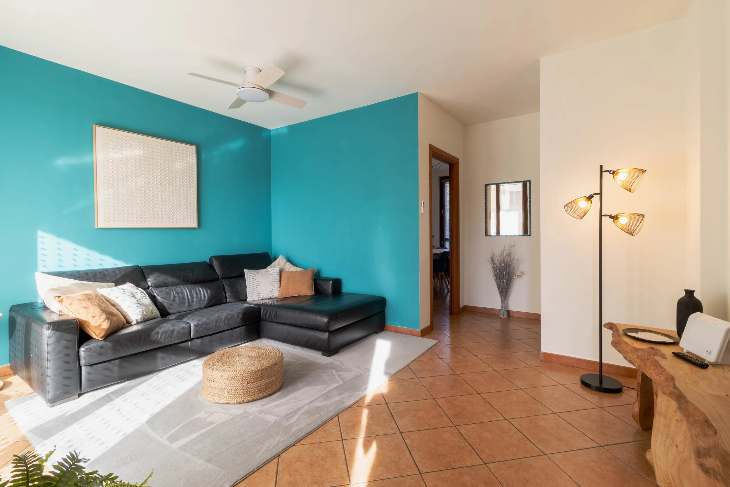 Ampio soggiorno con zona relax per trasfertisti e team di lavoro | Business stays | Le Quattro Stelle Villa | RaDa Homes Vicino a malpensa | Daniela Raparoli