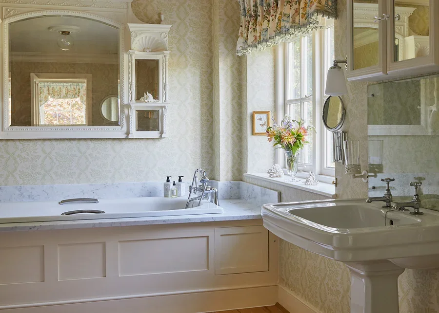 An elegant bathroom in Meadow House