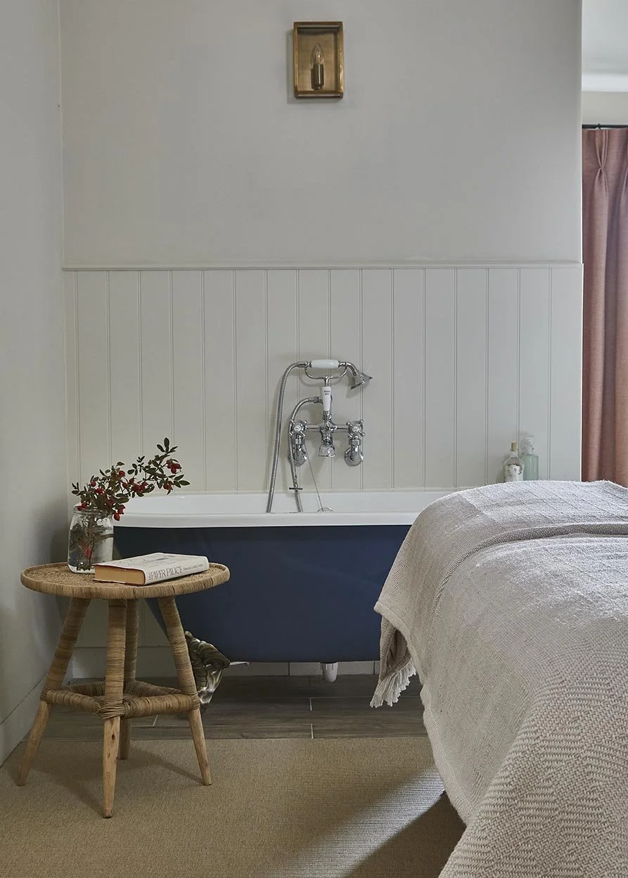 A roll top bath in one of the bedrooms in Greys Court