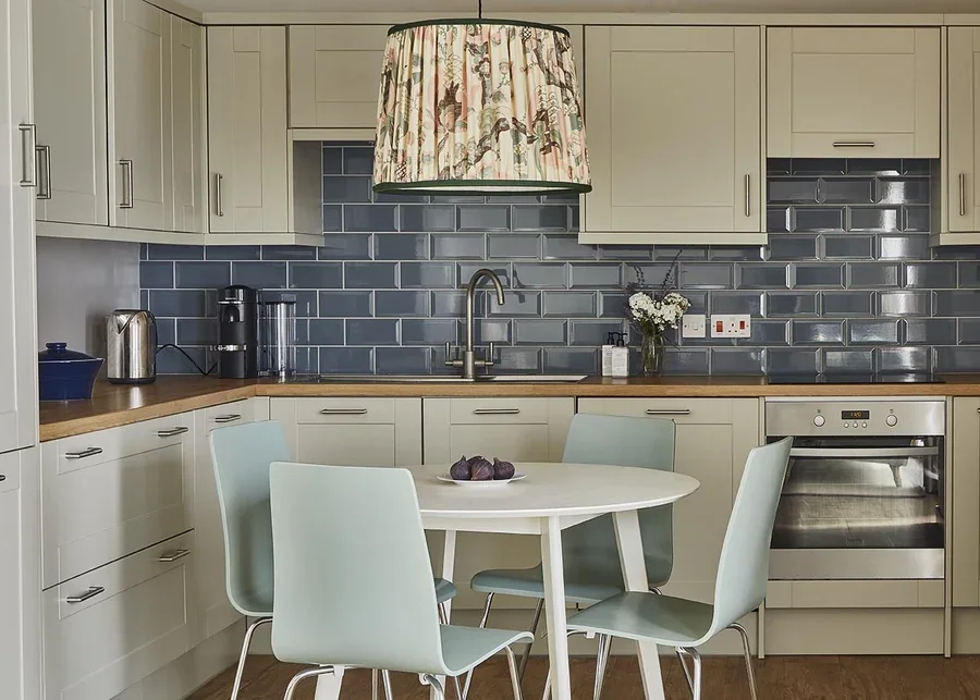 The Loose Box's open plan kitchen and dining area