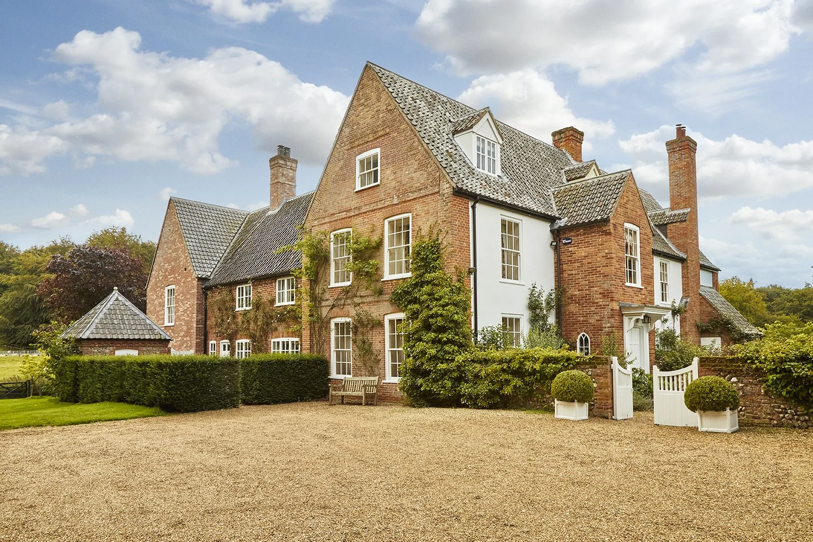 The West Barsham Estate's manor house, Meadow House, an exceptional large holiday home in the North Norfolk countryside