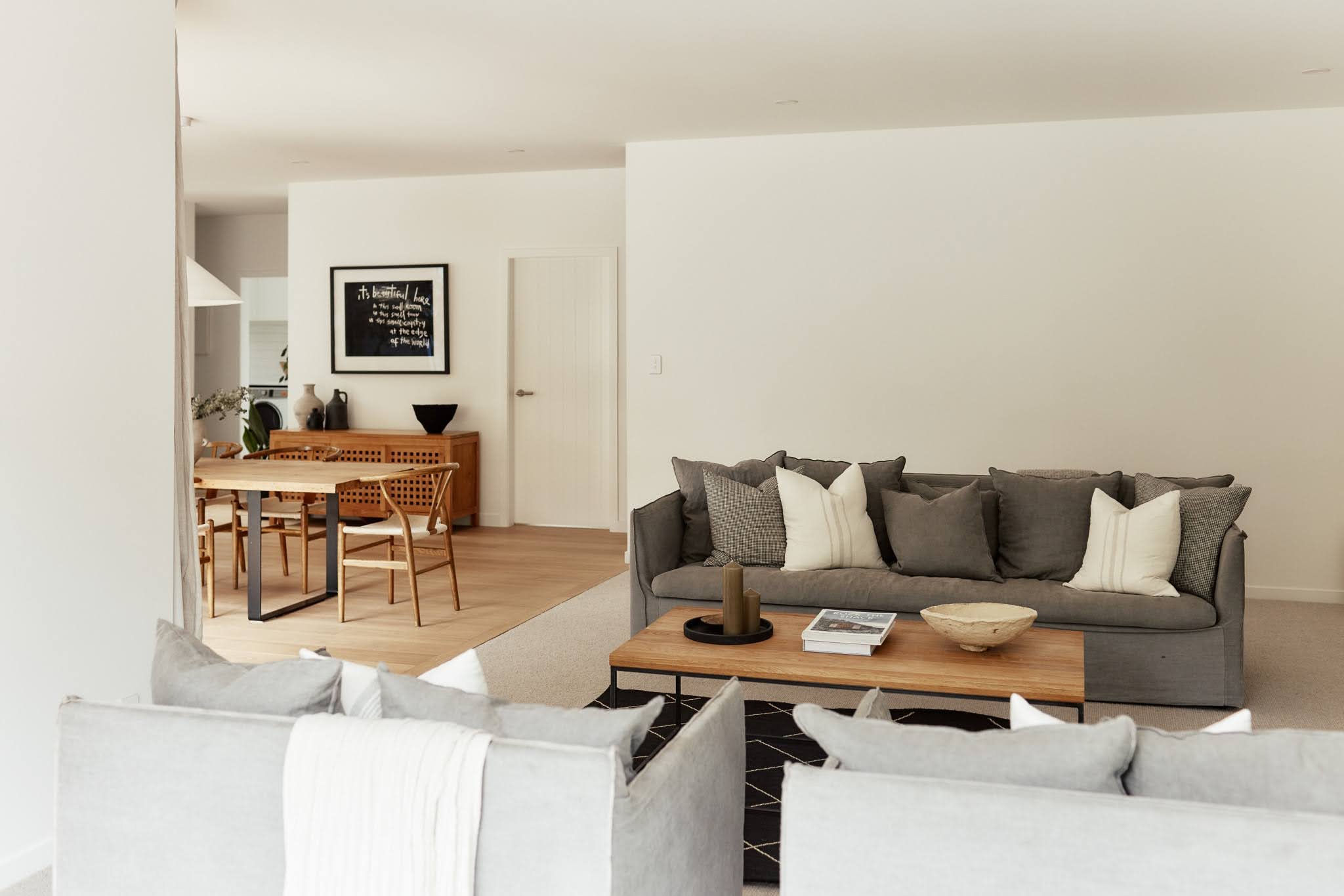 Lounge2-2.jpg