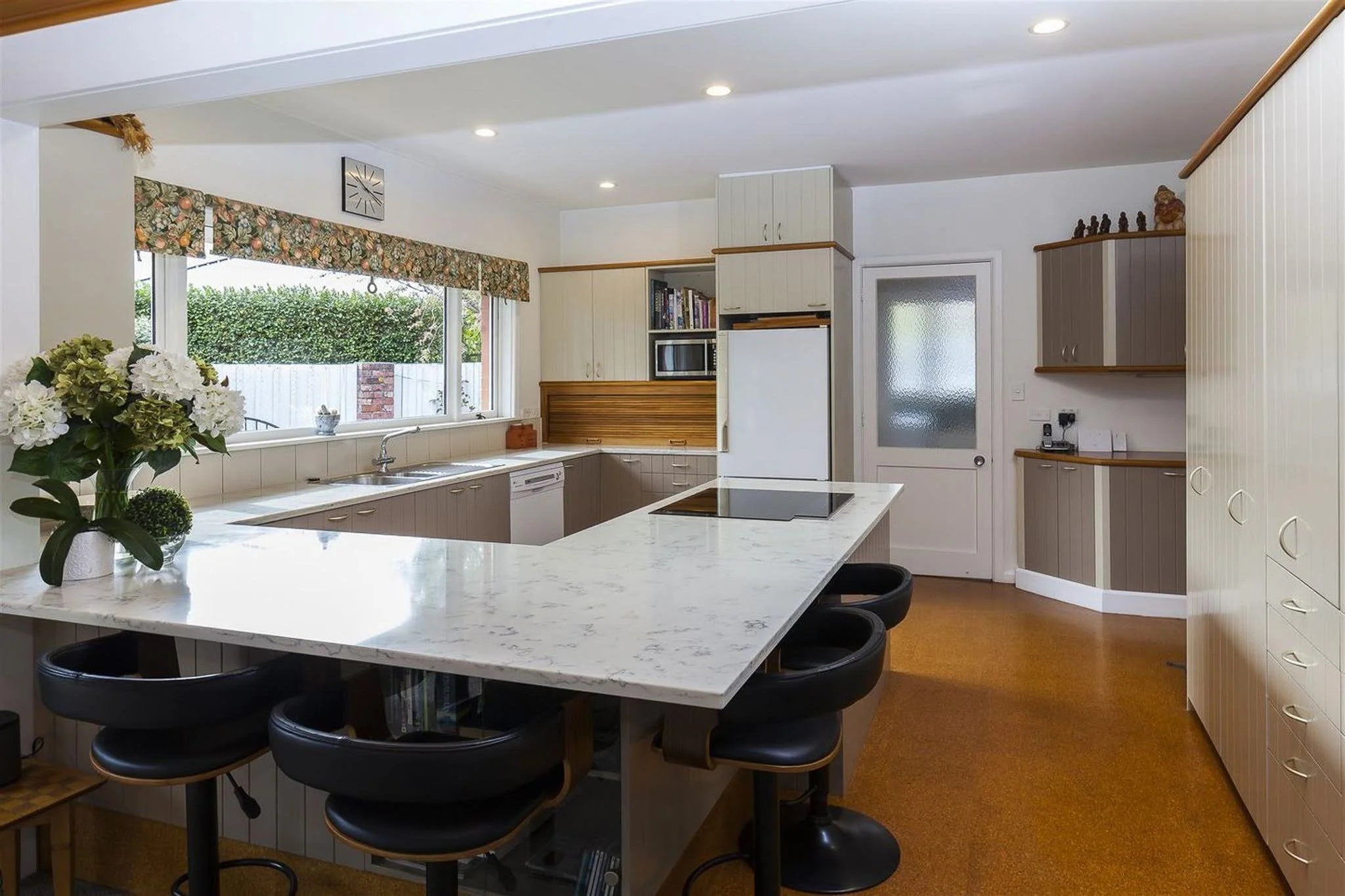 Kitchen Nth View-2.jpg