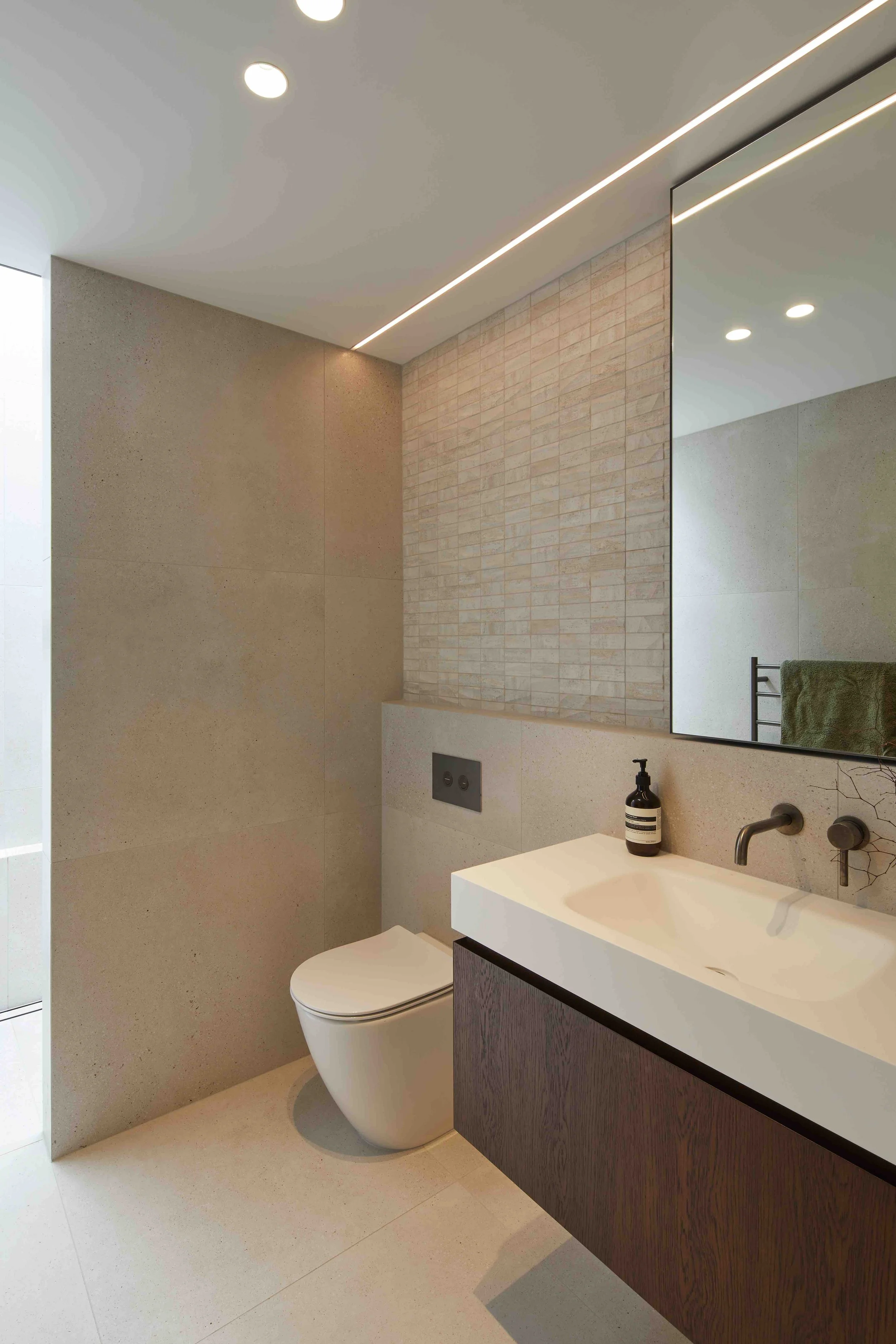 Bathroom2.jpg