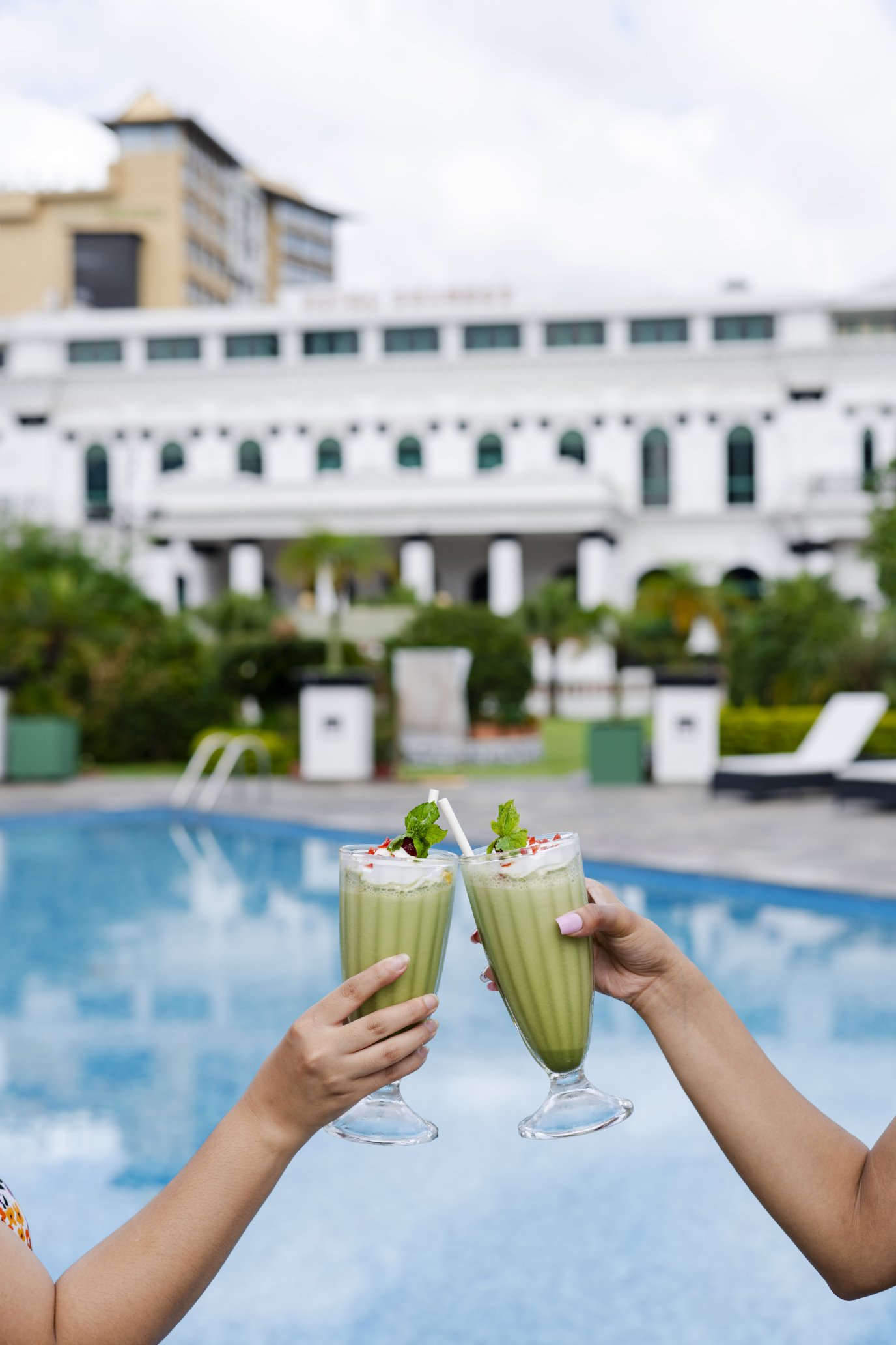Hotel Shanker Kathmandu Nepal - Smoothie Drink at Poolside
