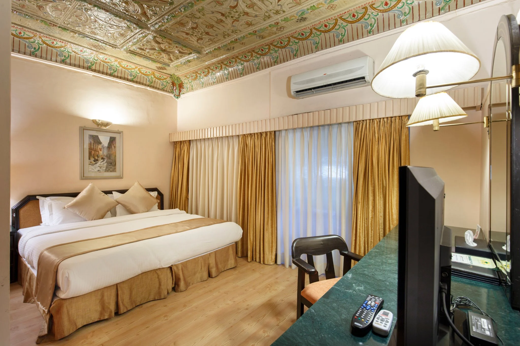 hotel-shanker-kathmandu-heritage-family-5.jpg (Copy) (Copy)