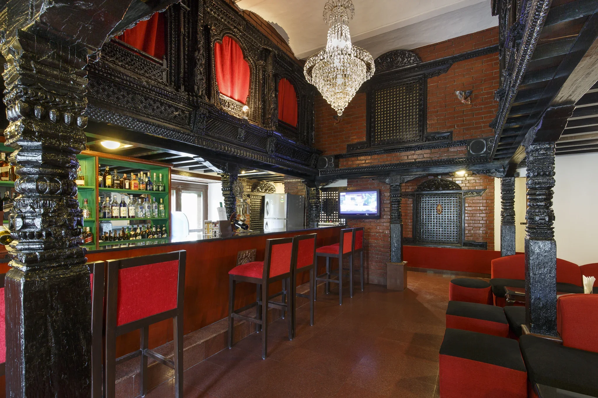 kunti-bar-shankerhotel-com-np.webp
