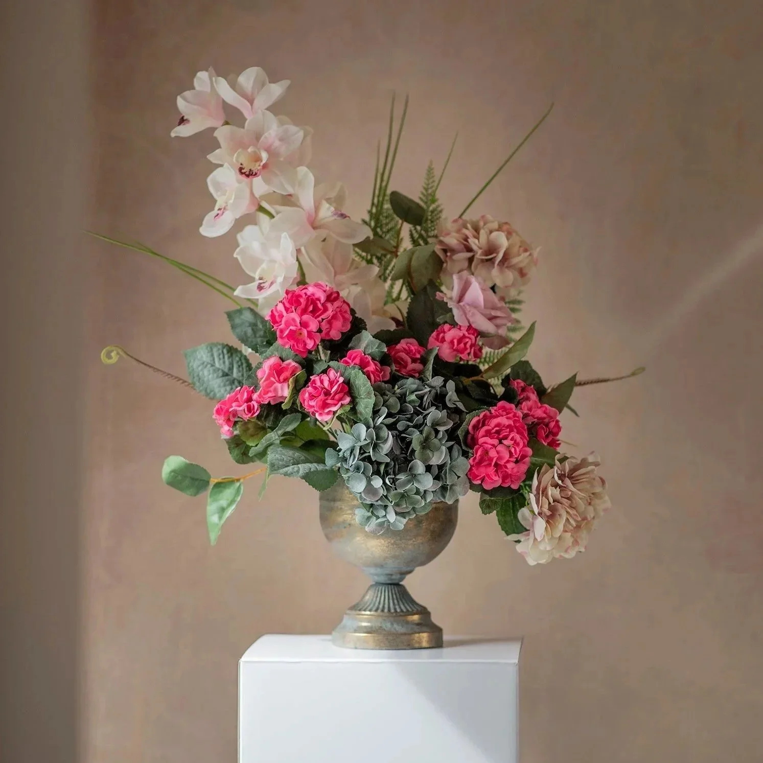 Large Display: £70 (70-80cm)