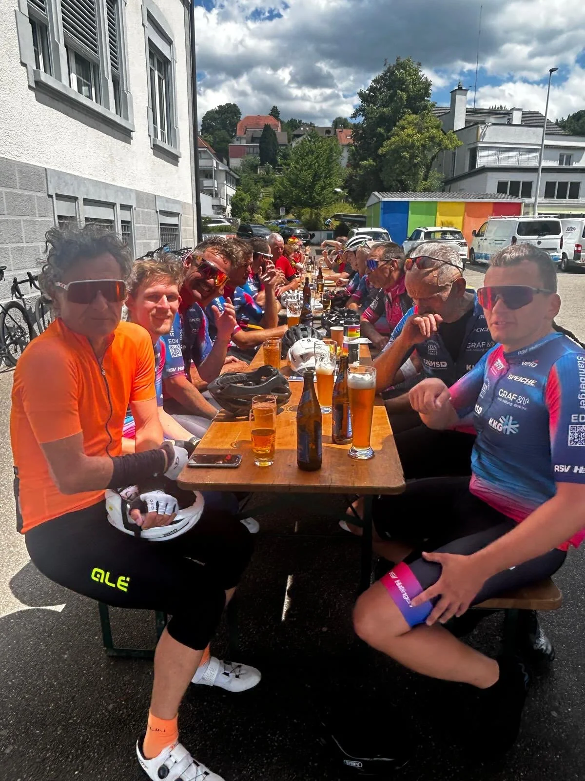Dornacher Rundfahrt ✔️

Mit einer starken RSV-Crew am Start gewesen, bestes Wetter, gute Verpflegung und jede Menge Spa&szlig; auf dem Rad. 🚴💨

Zum Abschluss stand noch das Dornacher Bergzeitfahren an:
🥈 @emil_4000 holt Platz 2
💪 @levinberning f&