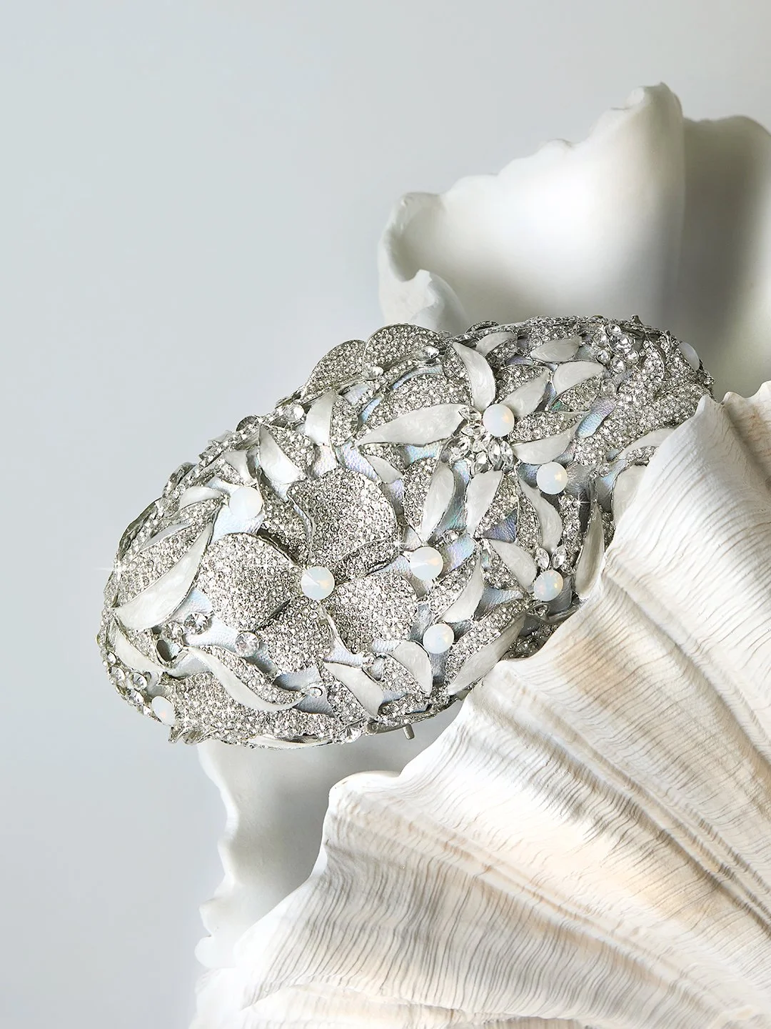 DL_SS26_BRIDAL_ACCS_BRIDES_SILVER.jpg