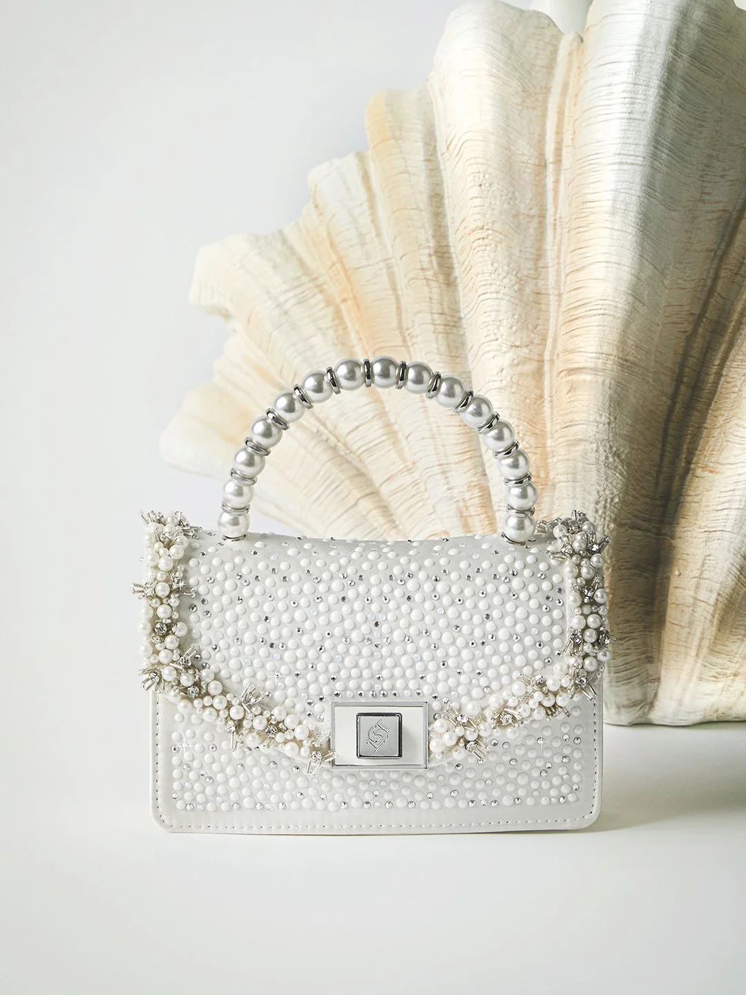 DL_SS26_BRIDAL_ACCS_BRIDESMAID_IVORY.jpg