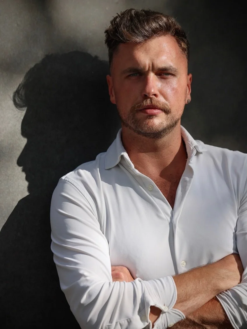 Professional Business &amp; Corporate Portrait Photography in Berlin.

Modern headshots for LinkedIn, CV / Lebenslauf, personal branding and corporate image.

Professional on-location photo sessions for companies, executives, entrepreneurs and profes