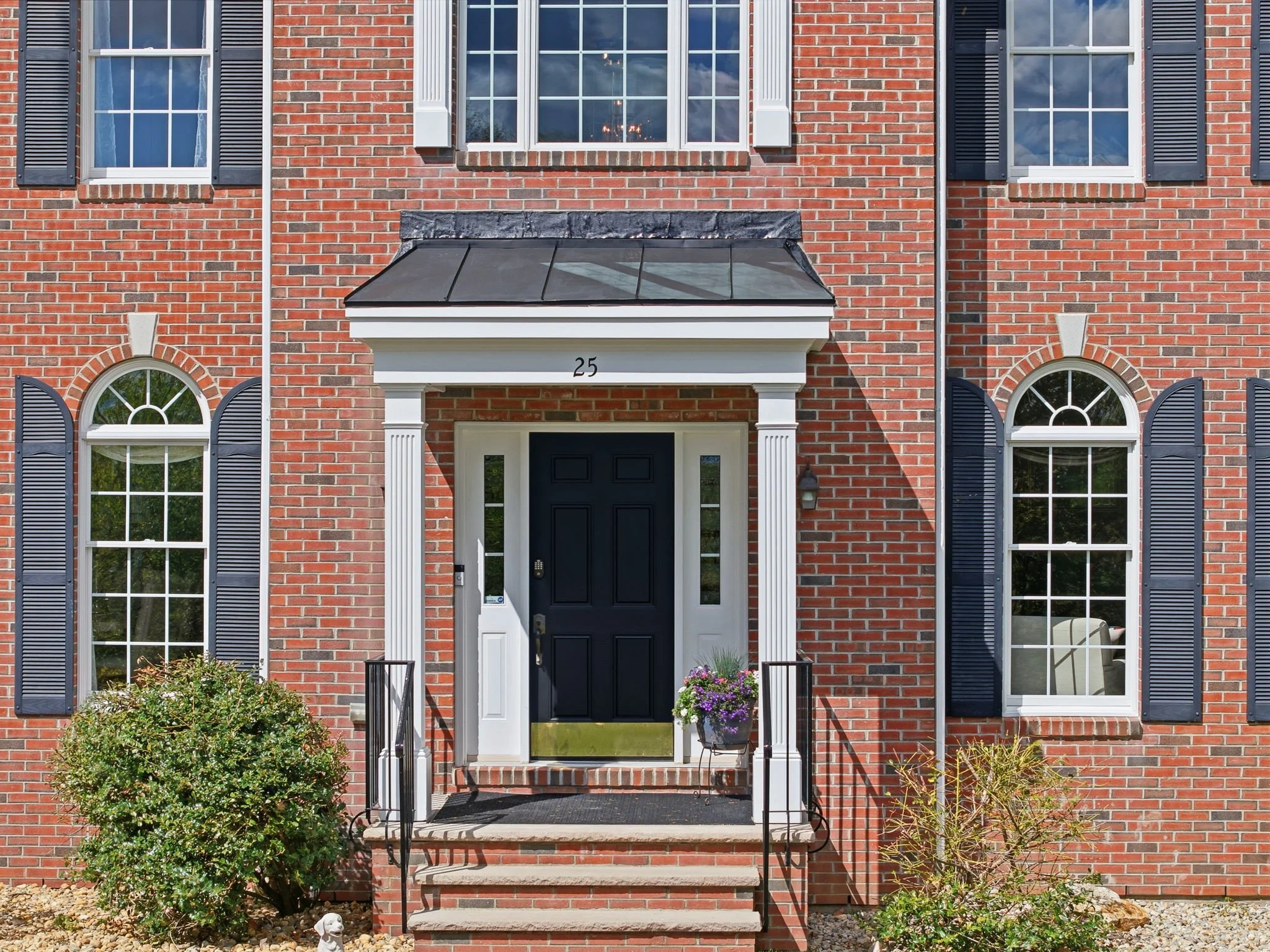 12-web-or-mls-25EllisonDriveBedfordNH-12.jpg