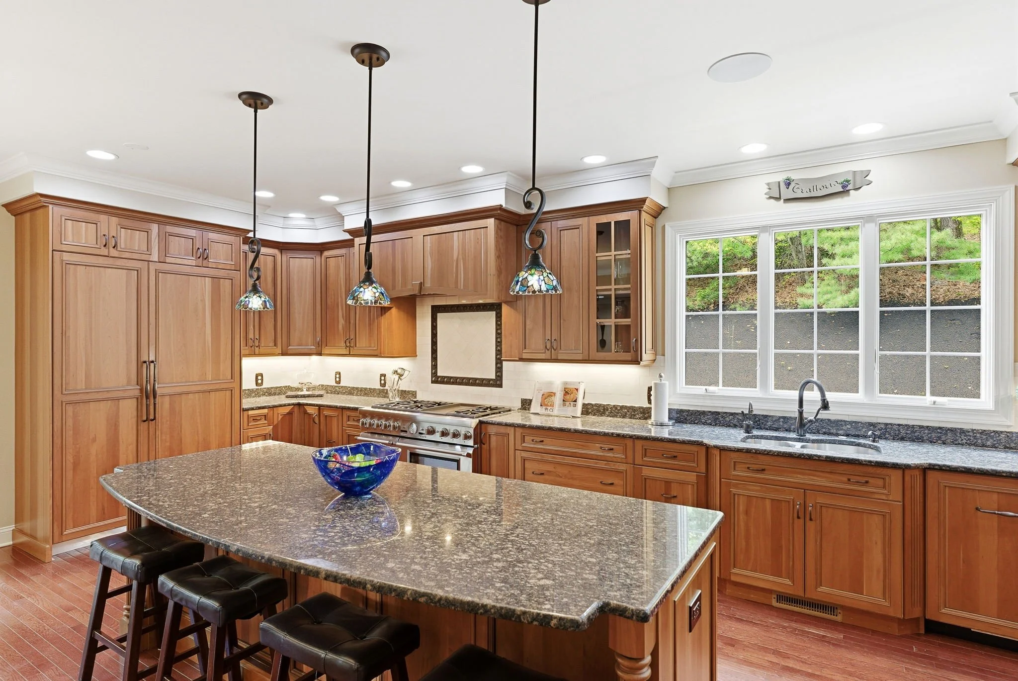 39-web-or-mls-25EllisonDriveBedfordNH-39.jpg