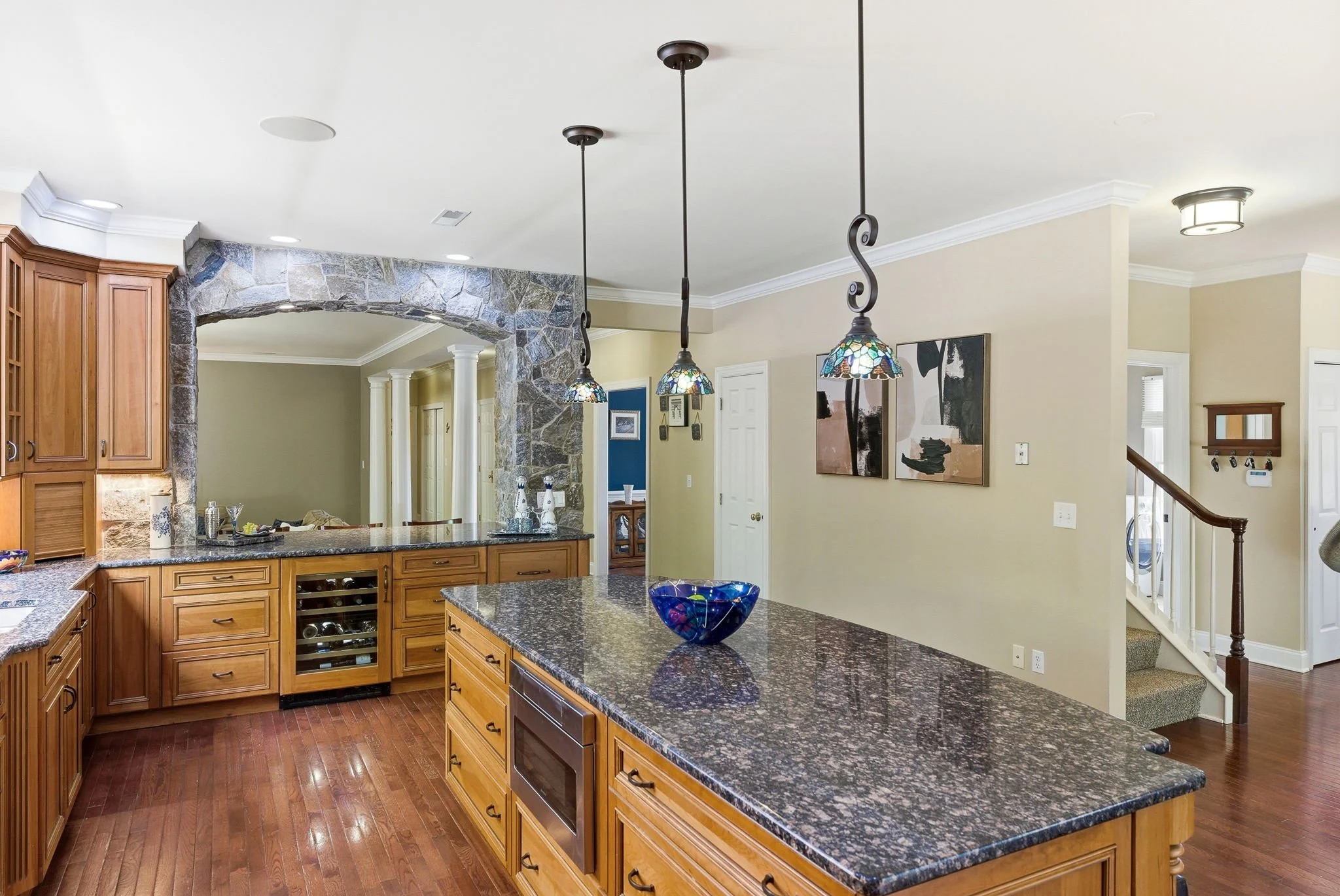 43-web-or-mls-25EllisonDriveBedfordNH-43.jpg