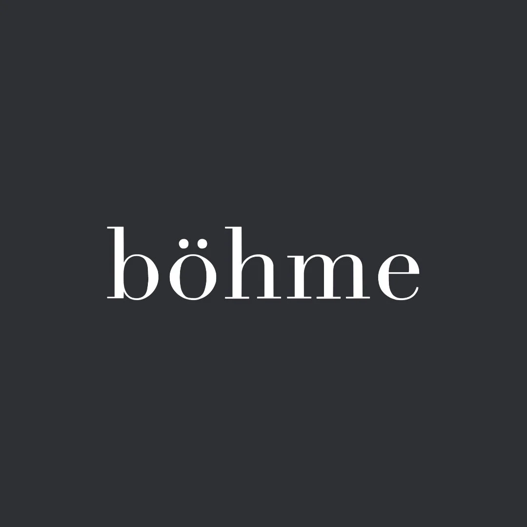 Text reading 'böhme' on a dark gray background.
