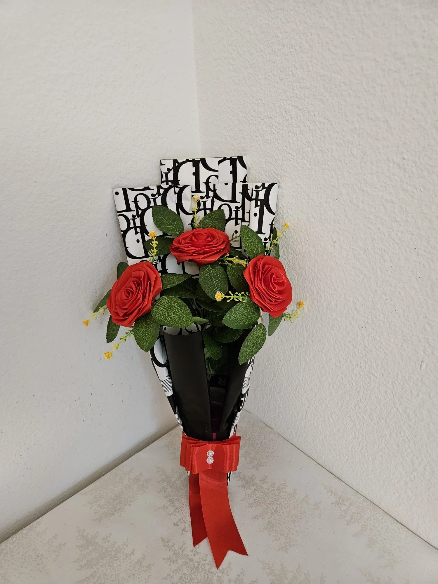 Designer-Satinrosenbouquet "High Fashion" – Luxuriöse Eleganz, die bleibt