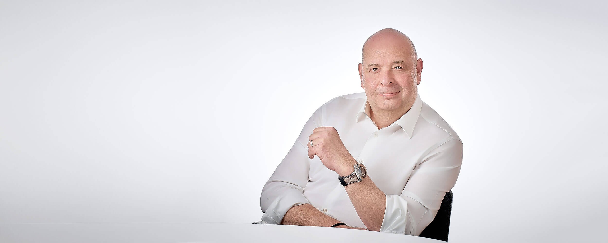 SPARKING PARTNER founder Thierry Baril, in meeting, Portrait by Patric Pop Photo, top corporate photographer in Geneva, Switzerland