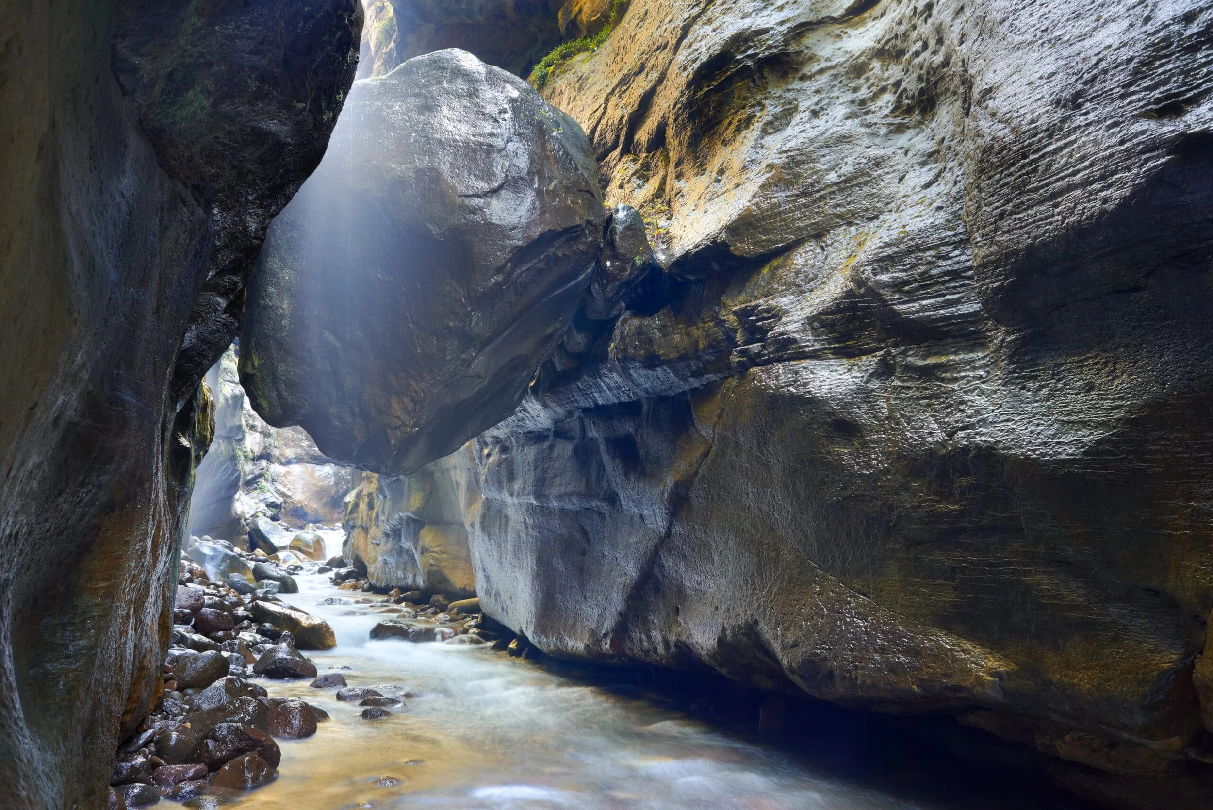 Rainbow-Gorge_Drakensberg-scaled.jpg