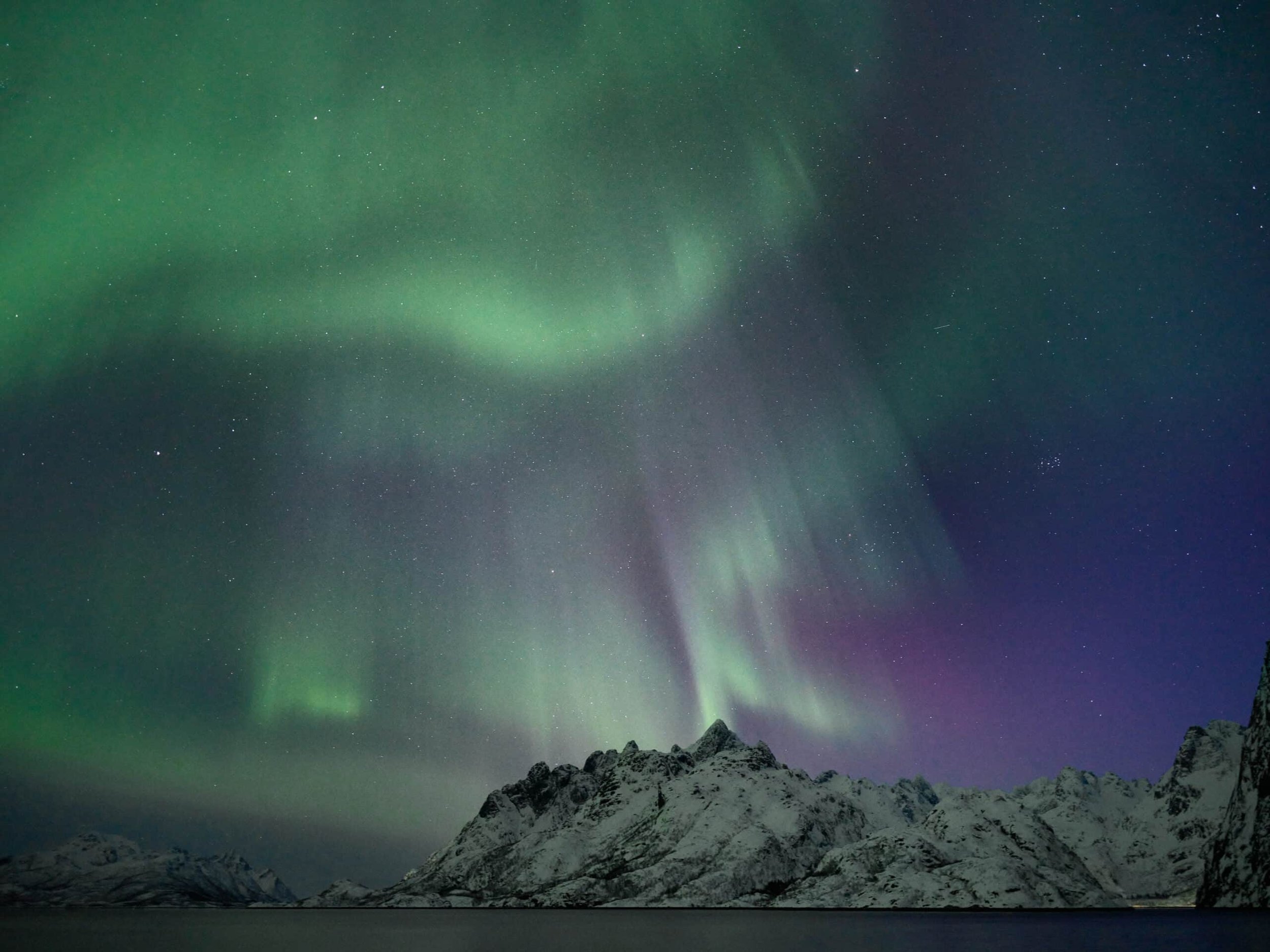 Lofoten_Voyage_Aurora-scaled.jpg