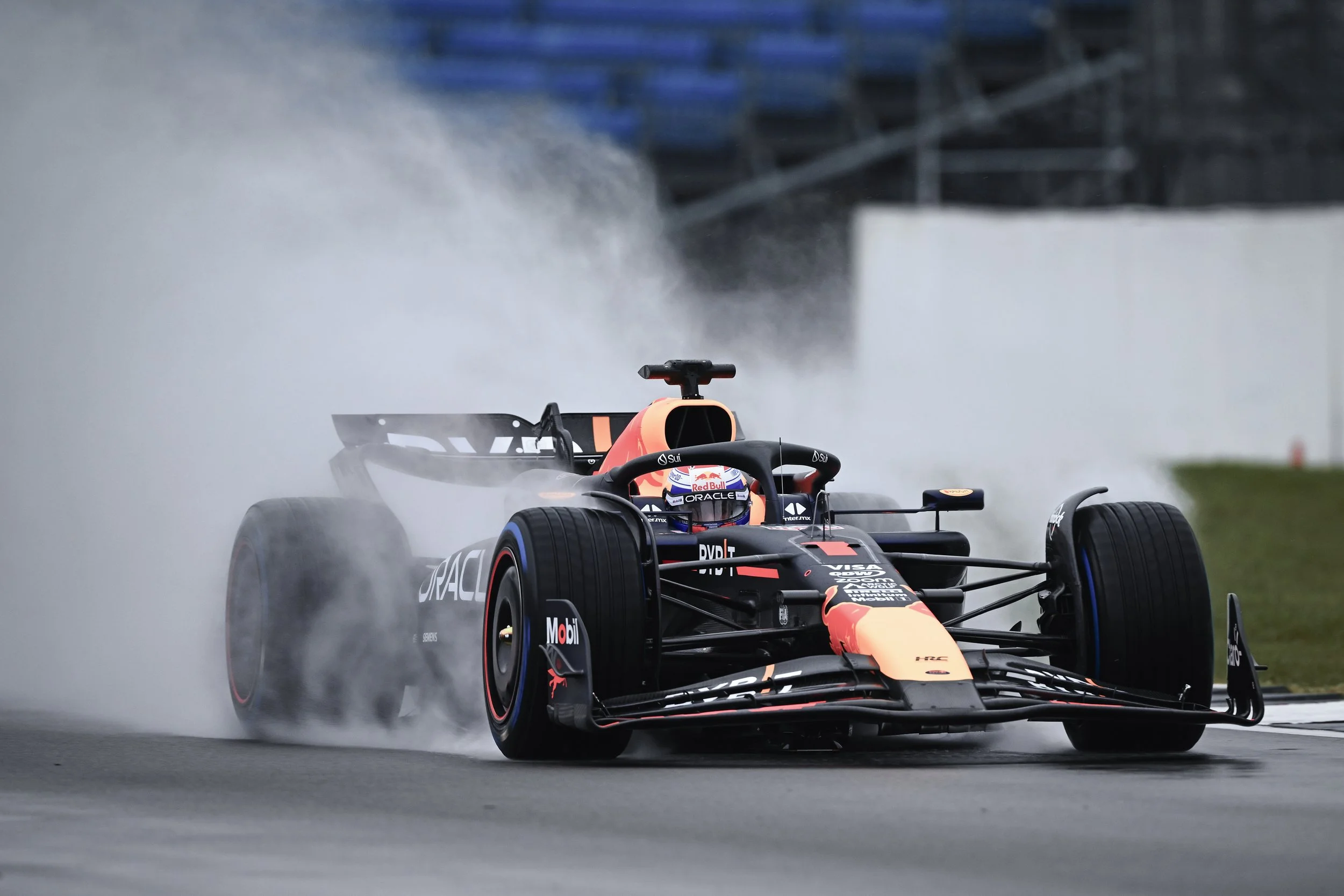 RedBull Understanding how a world-class brand turns athletes, audiences and ideas into culture.